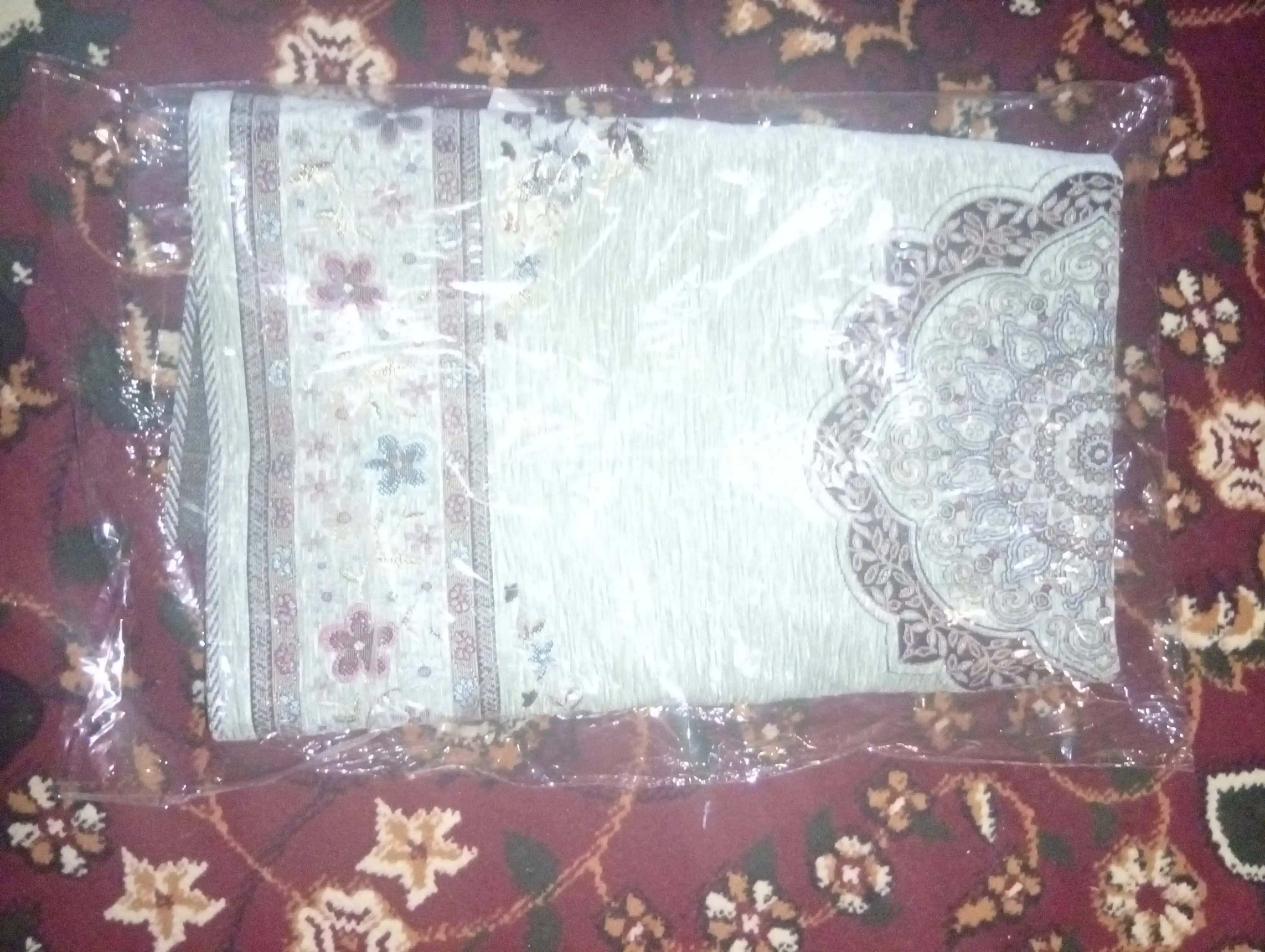 Dasturxon, stol uchun, eron gilam naqshli