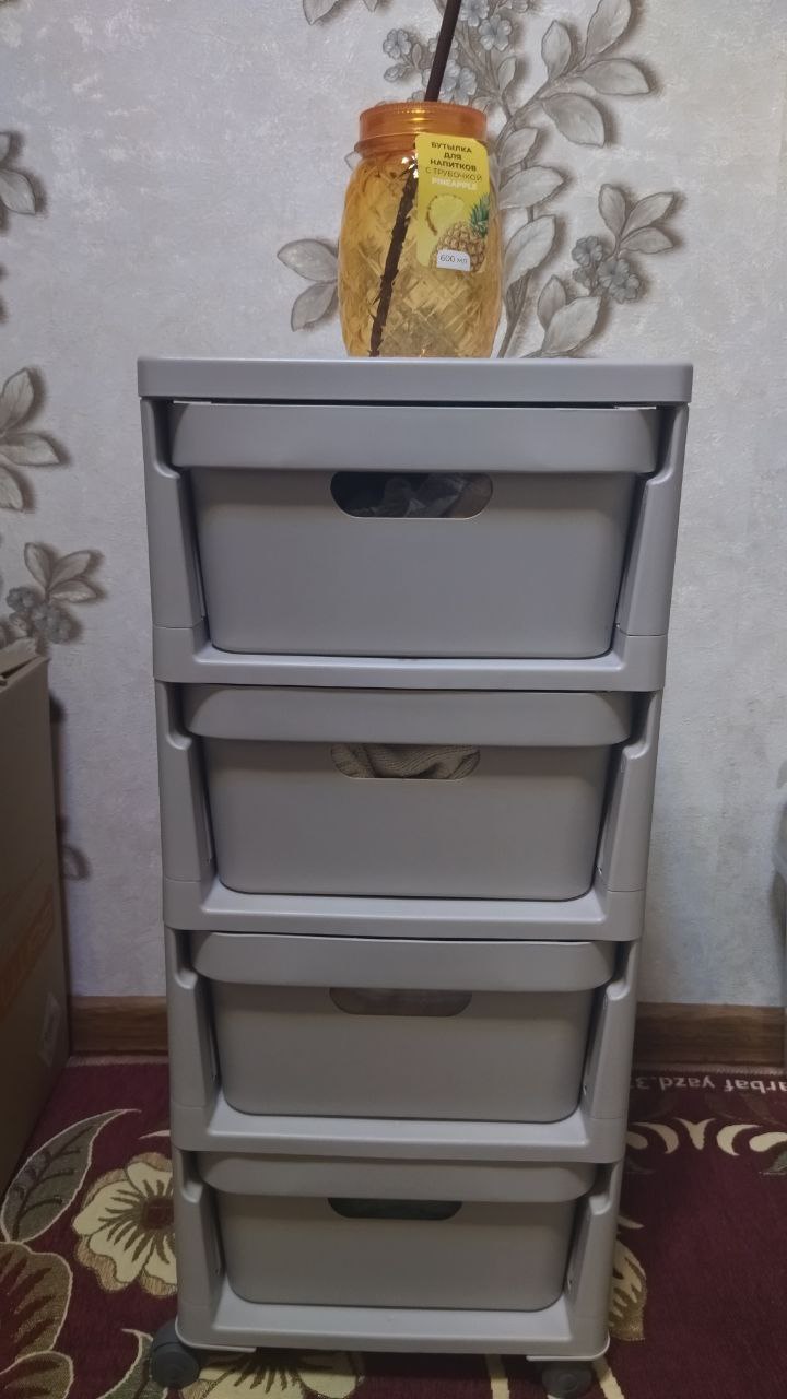 G'ildiraklarli komod, 4 tortma