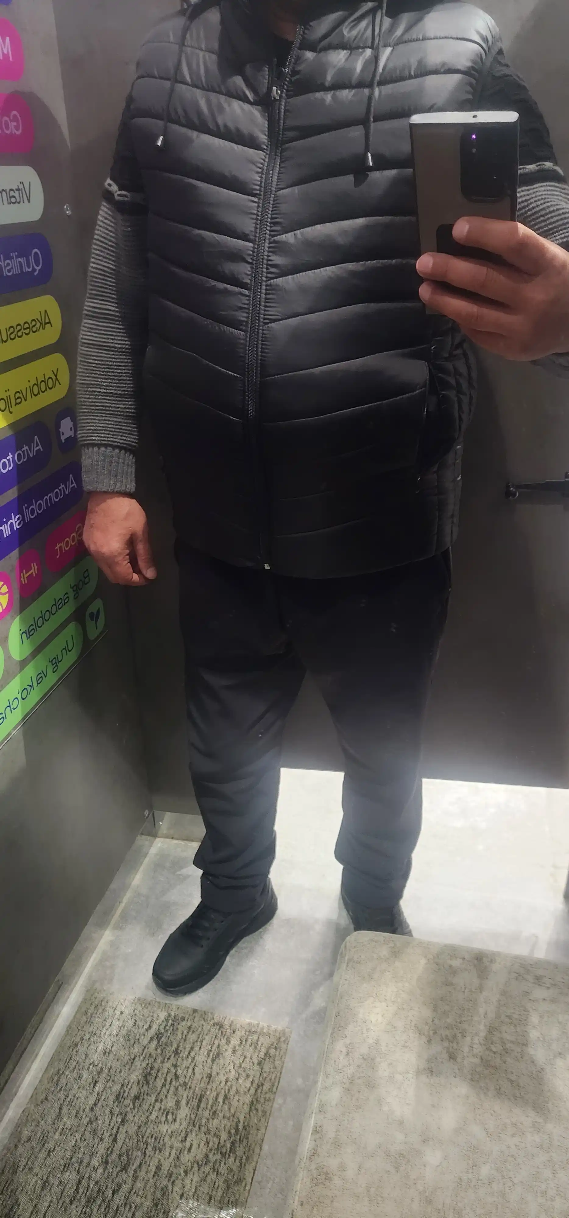 Erkaklar uchun nimcha, kapyushonli nimcha
