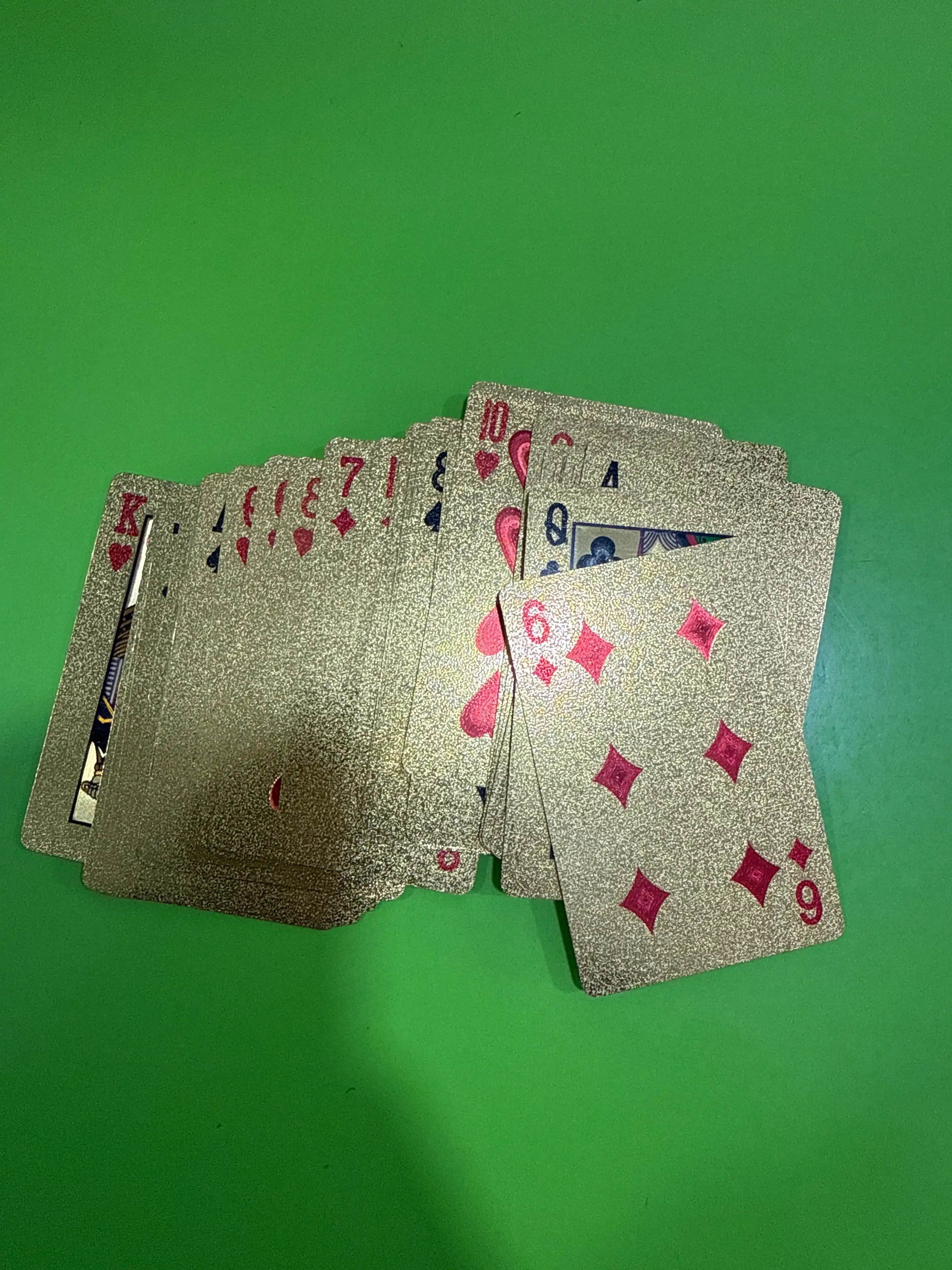 Игральные карты из пластика