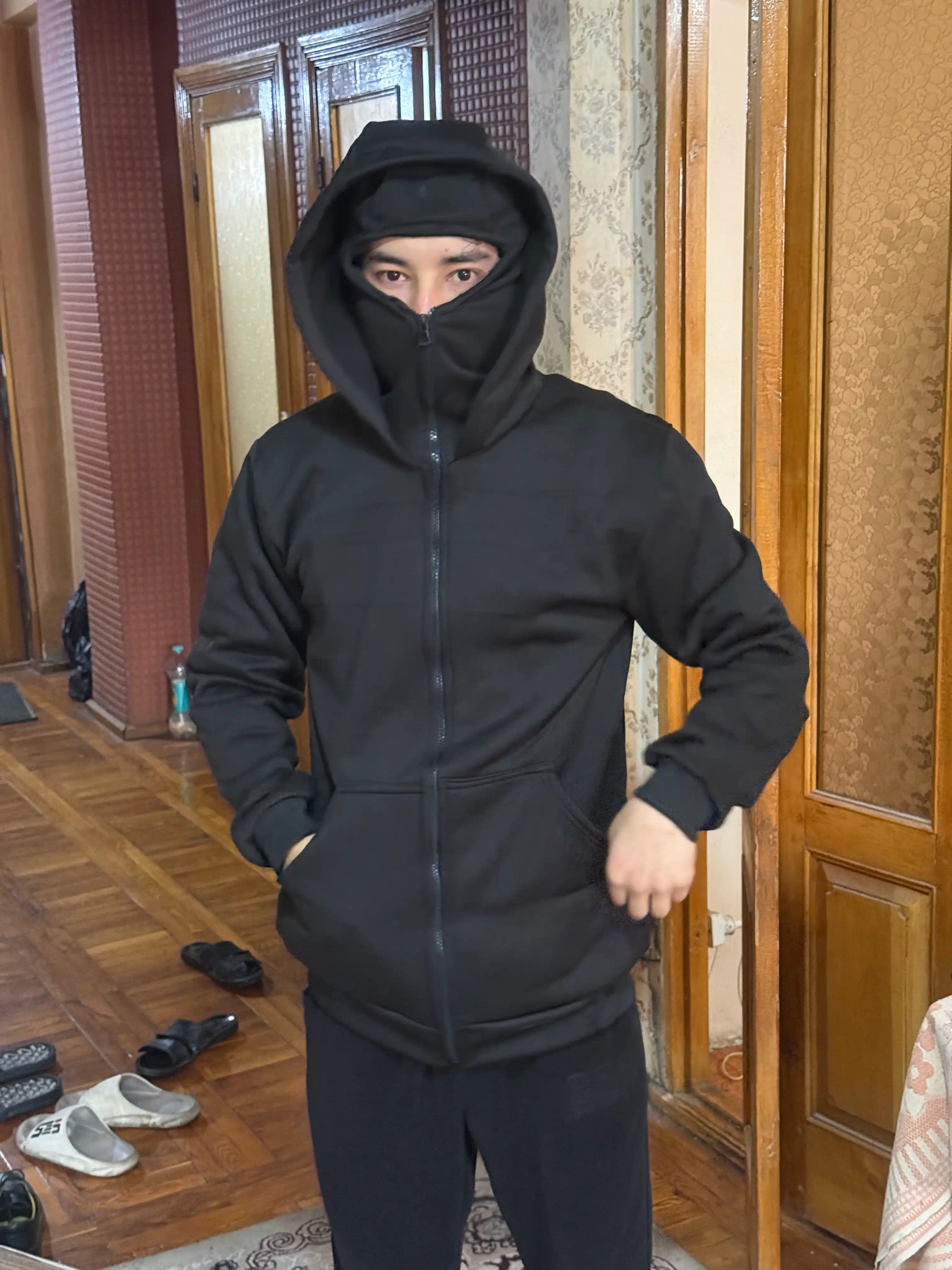 Толстовка с маской — стильный утеплённый худи