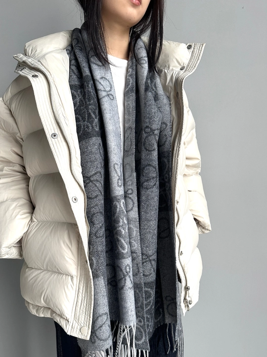 Loewe sharf, dizaynerlik aksessuar