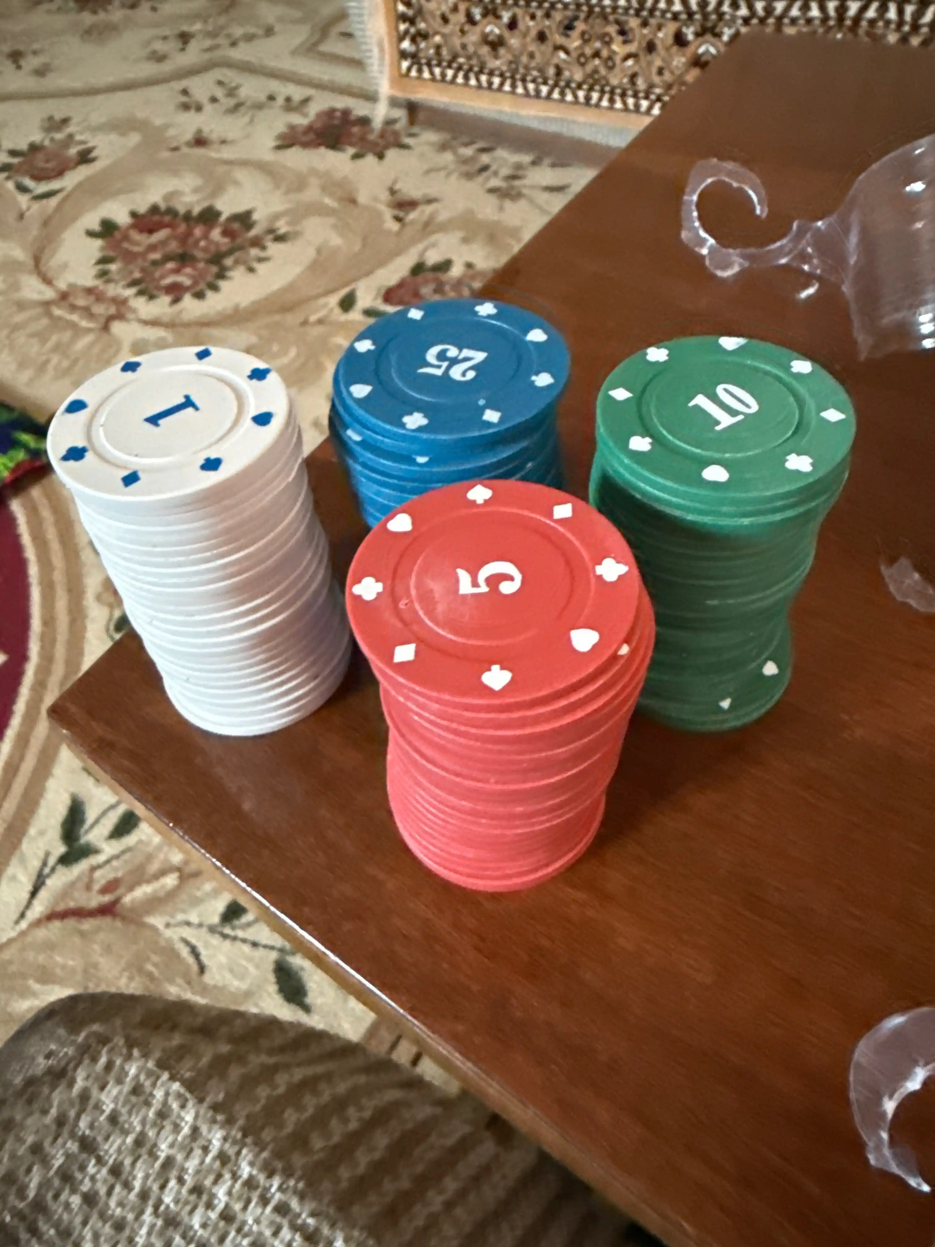 Набор для покера Texas Holdem Poker, 100-200 фишек с номиналом, карты и сукно