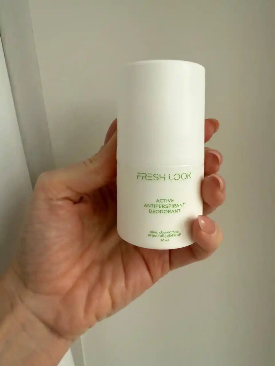 Дезодорант-антиперспирант FRESH LOOK ACTIVE antiperspirant deodorant, 50 мл