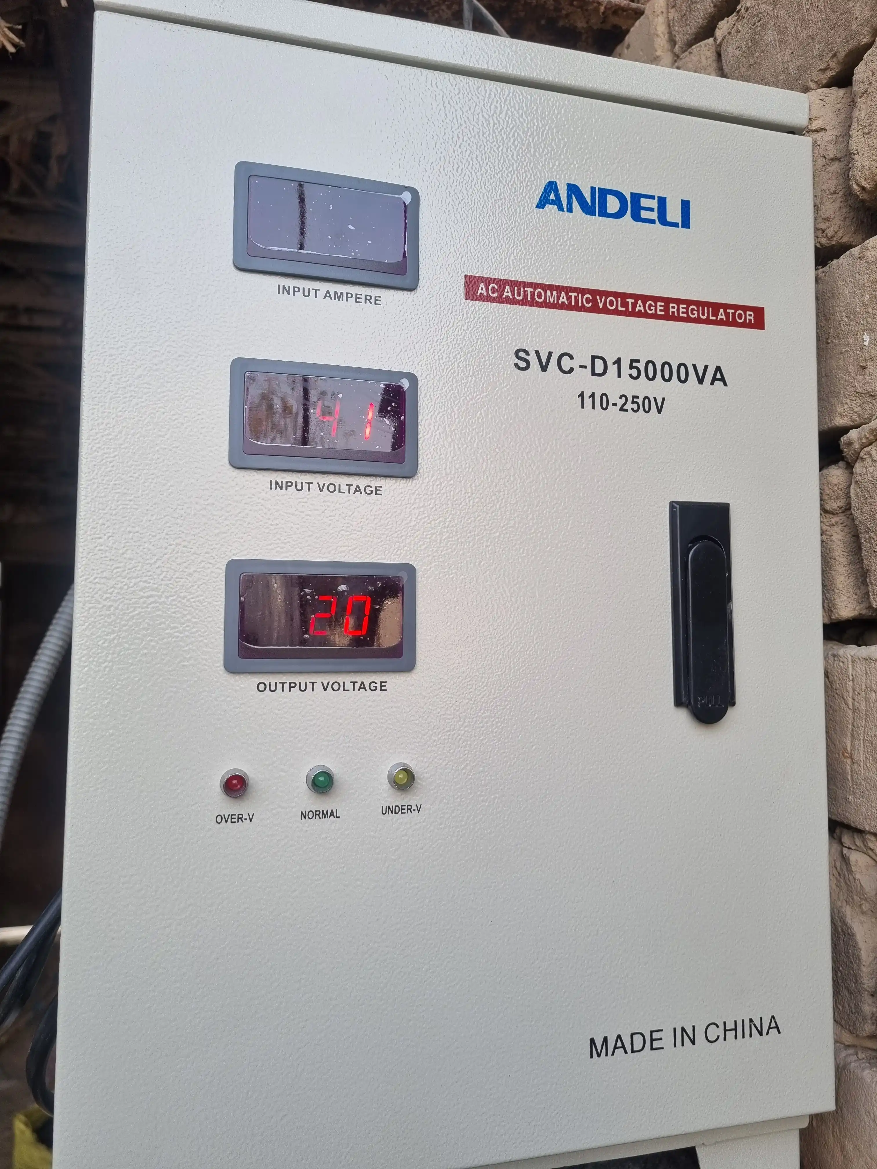 Avtomatik voltaj stabilizatori Andeli SVC-D 15000VA, 15 kW, 220 volt