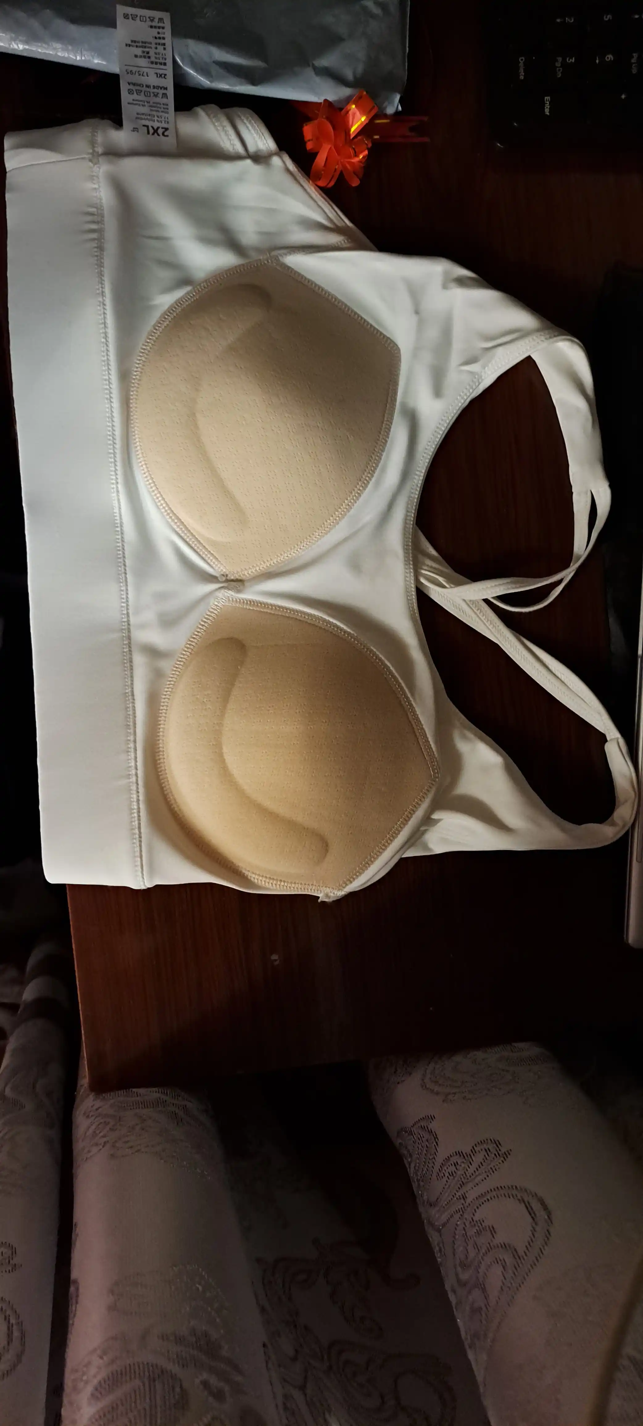 Ayollar sport topi Kioko, chashkali top, ayollar sport kiyimi