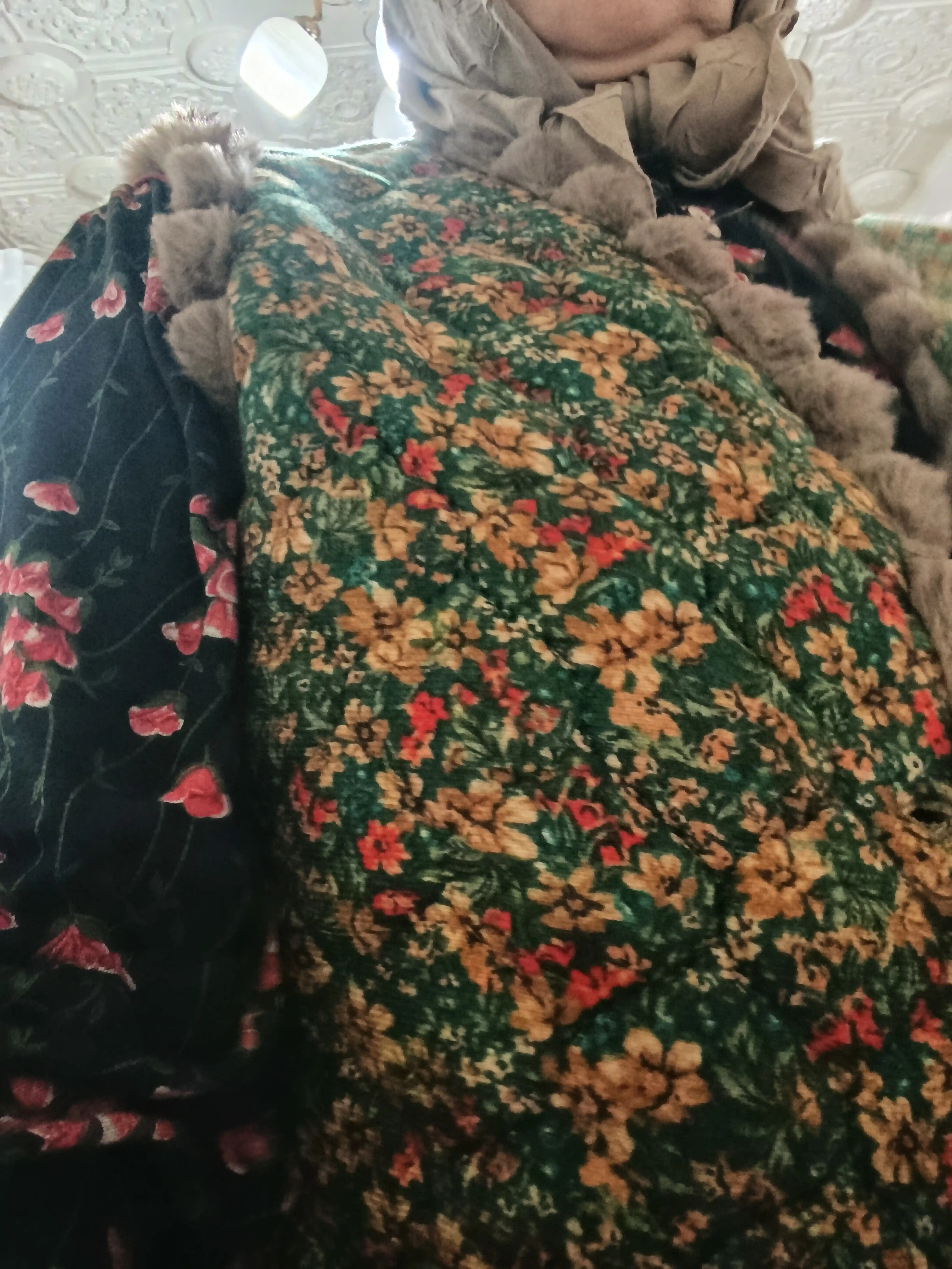Ayollar issiq nimchasi, eko mo‘ynadan, bir o‘lcham kattaroq buyurtma bering