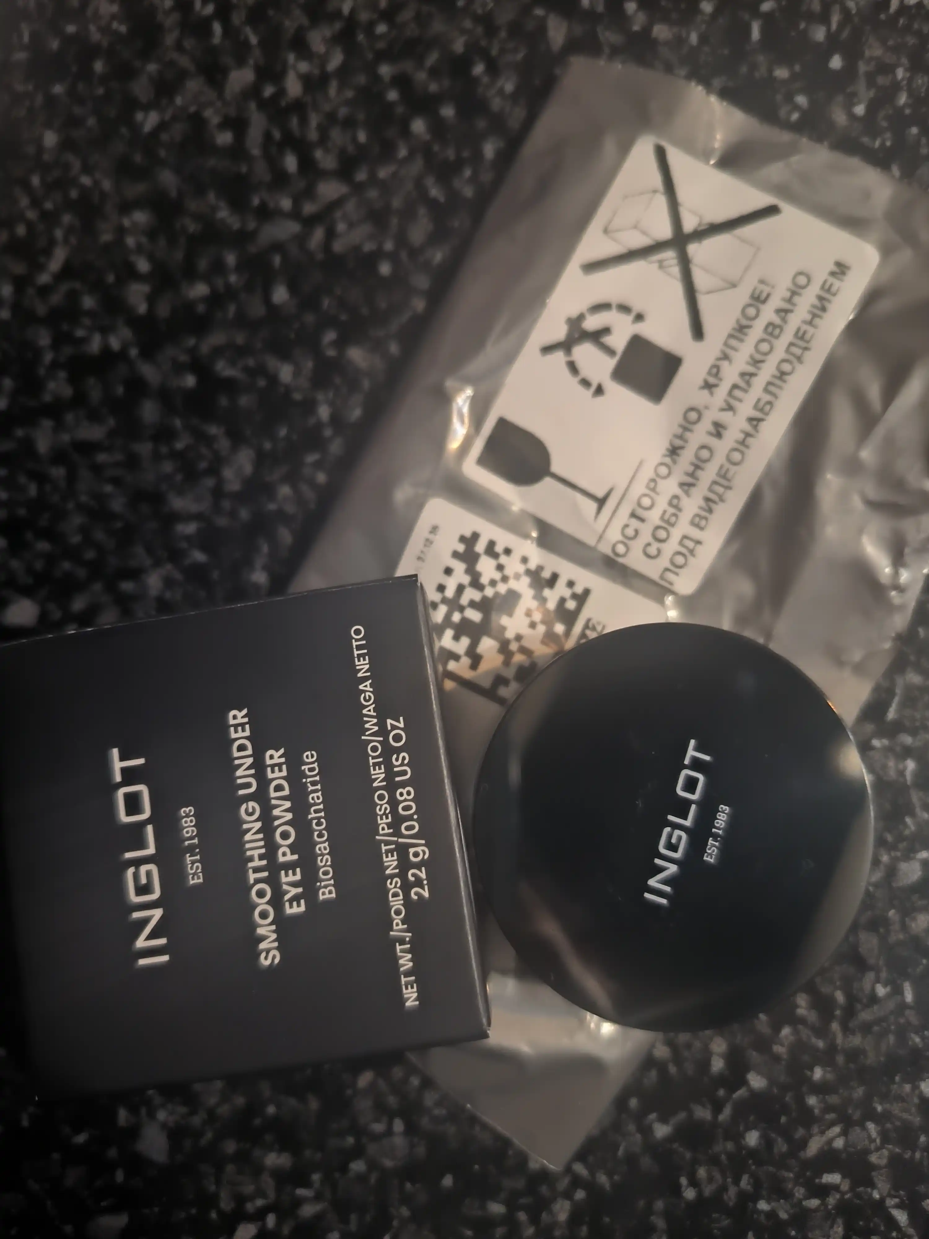 Ko‘z atrofi terisi uchun tekislovchi kukun Inglot Smoothing Under Eye Powder 2,2 g