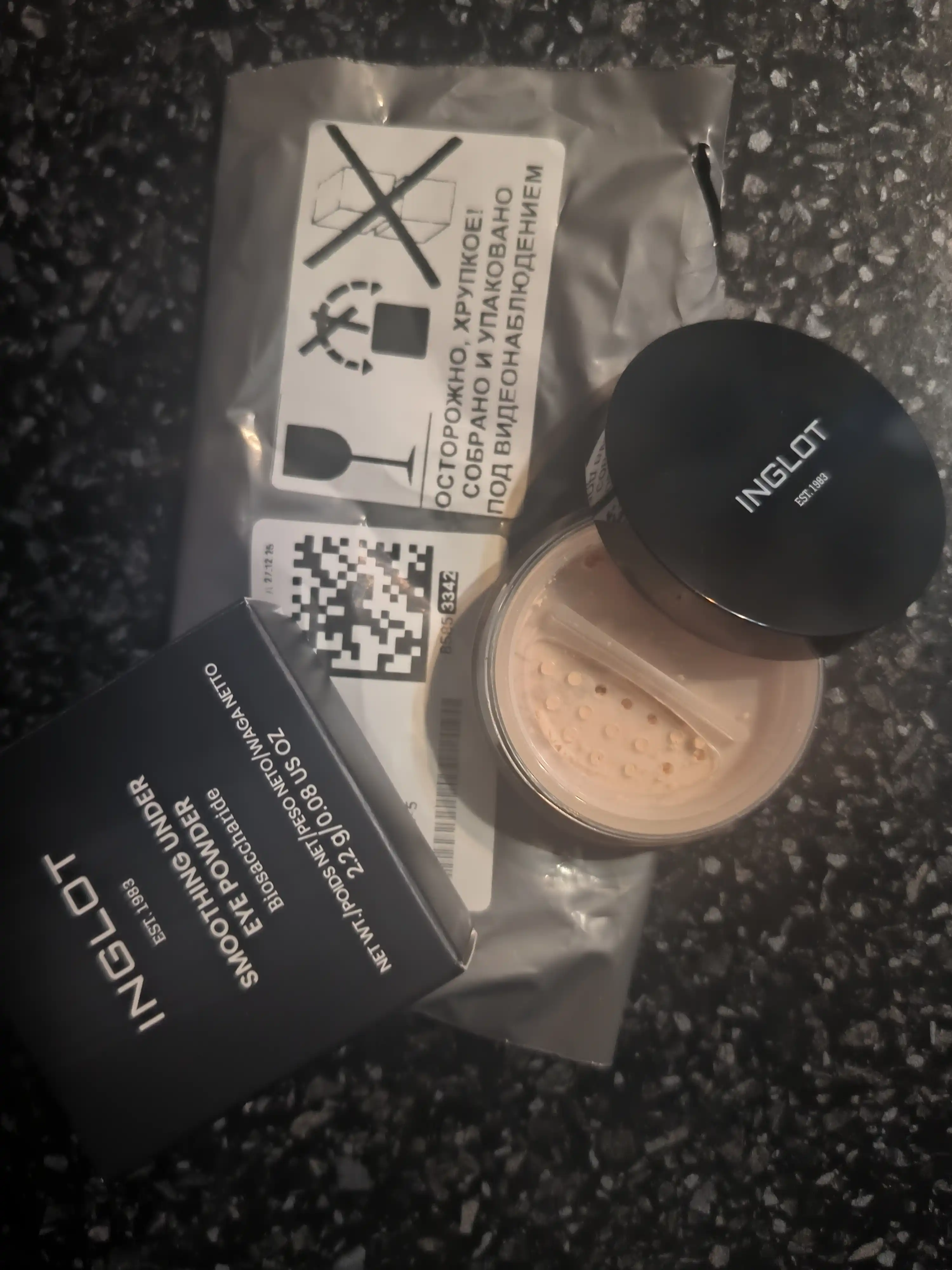 Ko‘z atrofi terisi uchun tekislovchi kukun Inglot Smoothing Under Eye Powder 2,2 g