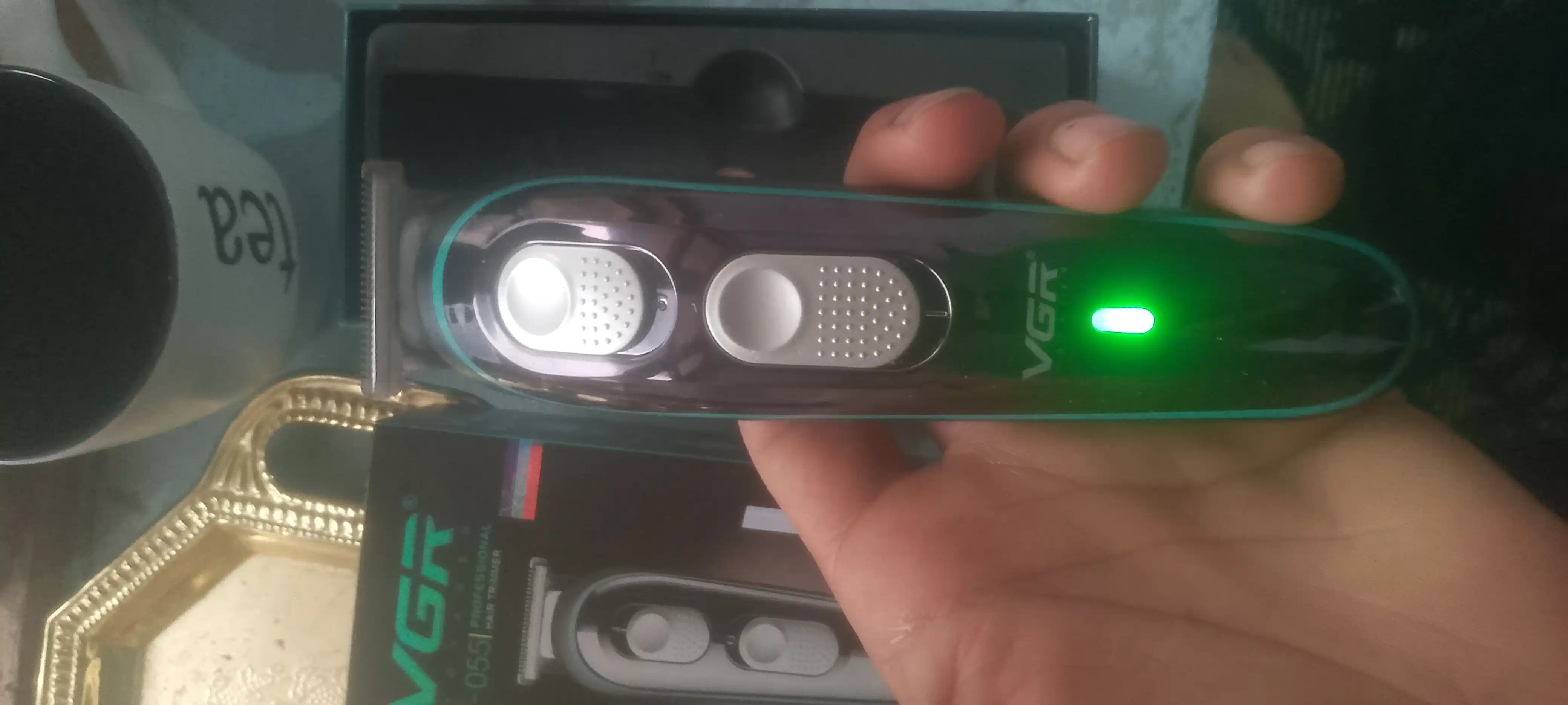 Soqol, mo‘ylov va soch uchun simsiz VGR V-055, 071, 075, 999, 933 trimmer