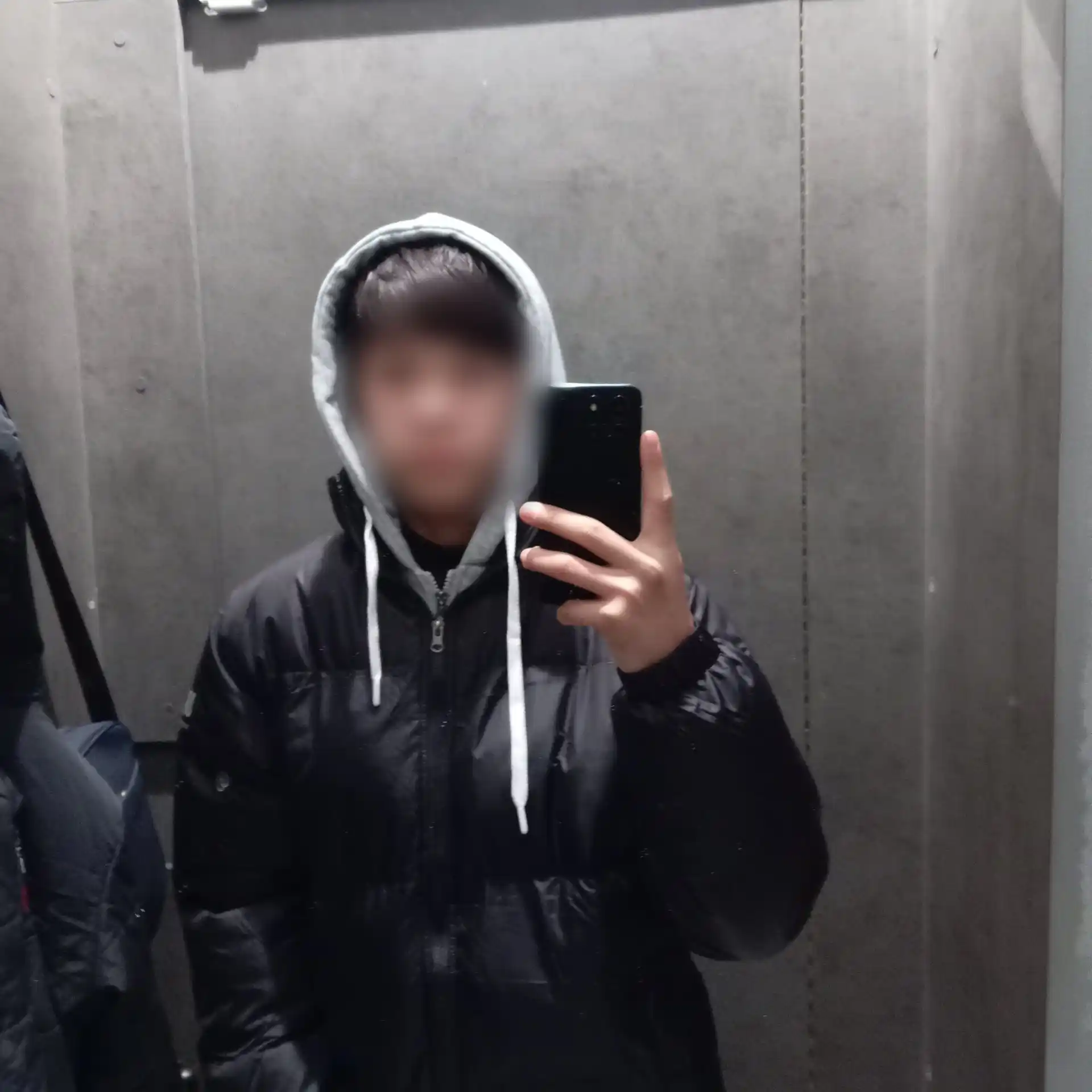 Ikki zamokli va qalpoqli qishki kurtka, Urban authentic