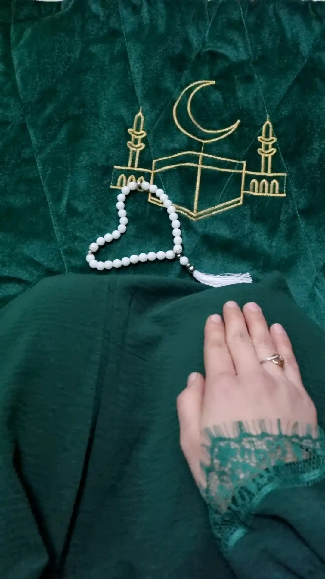 Abaya ko‘ylagi, himar, joynamoz, tasbeh, karobka va lentali sovg‘a to‘plami