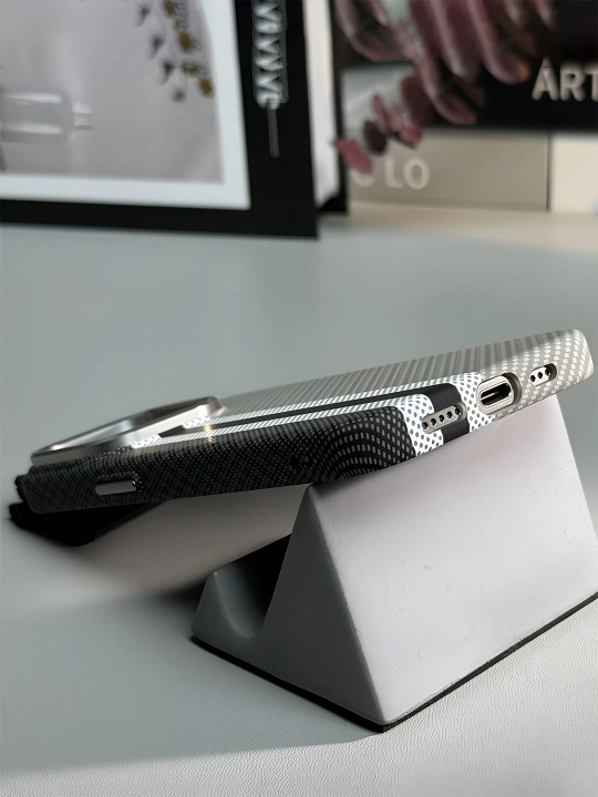 Karbon chexol iPhone 13, 14, 15, 16, 17 Pro Max, Magsafe bilan — ayfon chehol 16 Pro Max