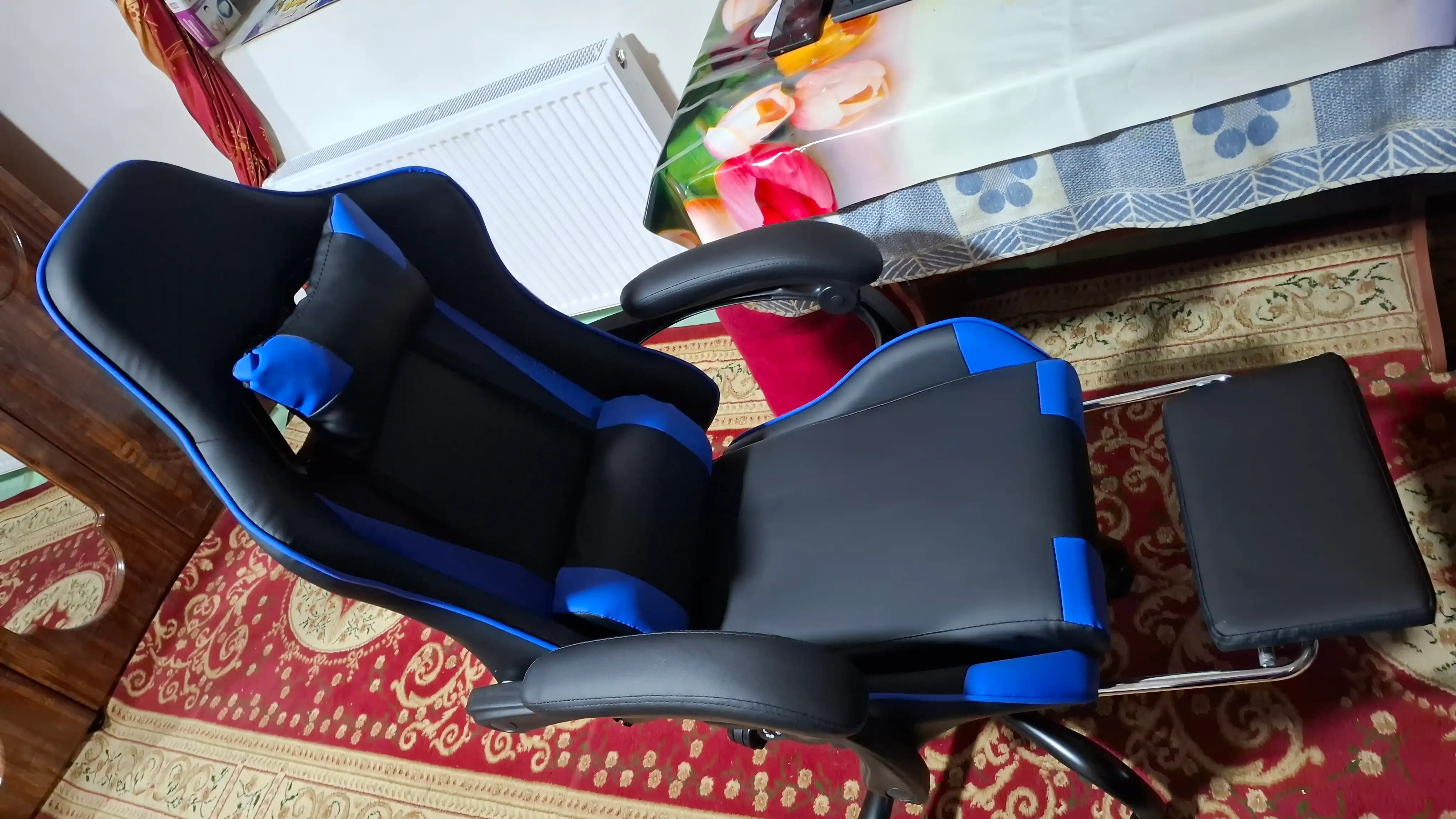 GAMERIX — игровое кресло с подушками поддержки, регулировкой и эргономикой спины