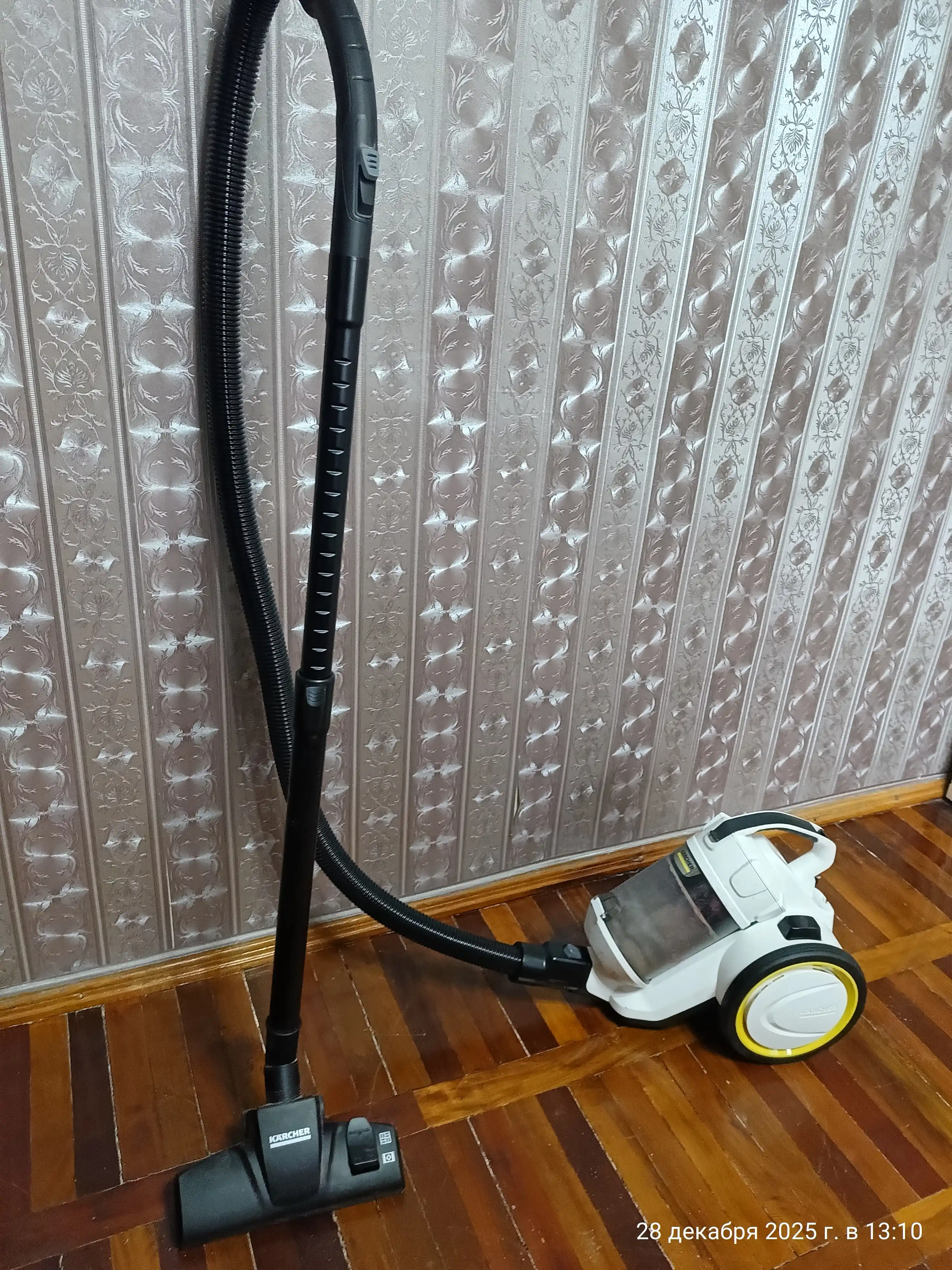 Karcher VC 3 Plus 1.198-050.0 – циклонный пылесос без мешка, мощная фильтрация HEPA