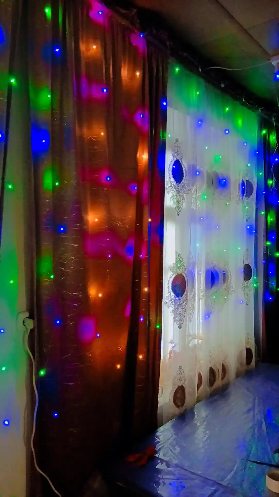 LED girlyanda parda Rosa, 3x3, 3x2, 3x1 m — 8 rejim, pult, 10 ta ilgak, yangi yil uchun