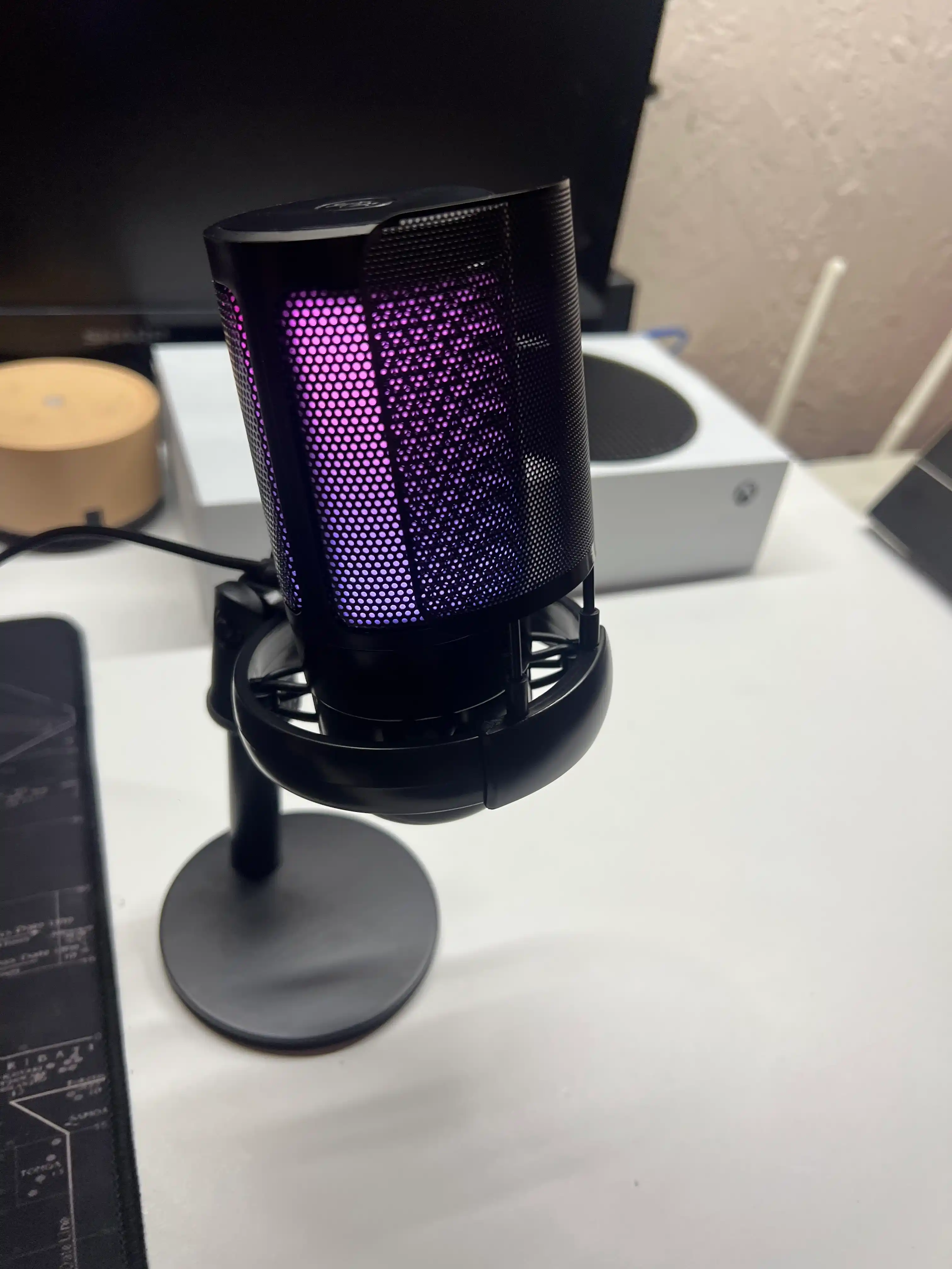 Игровой конденсаторный RGB микрофон ME6S со стойкой, шок-маунтом и поп-фильтром