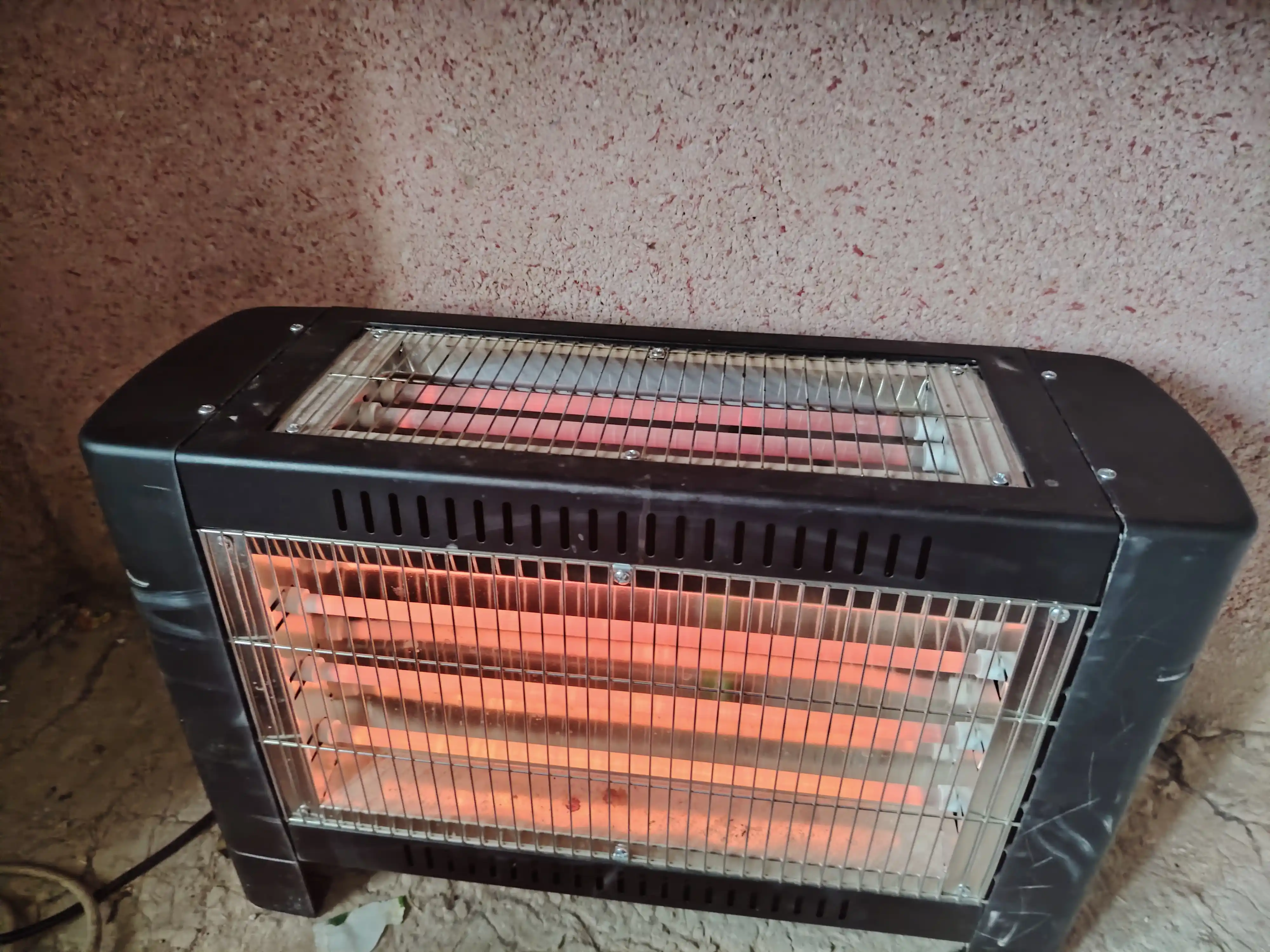 Elektr isitgich pechka GREAT CROWN, quvvati 2400 Vt