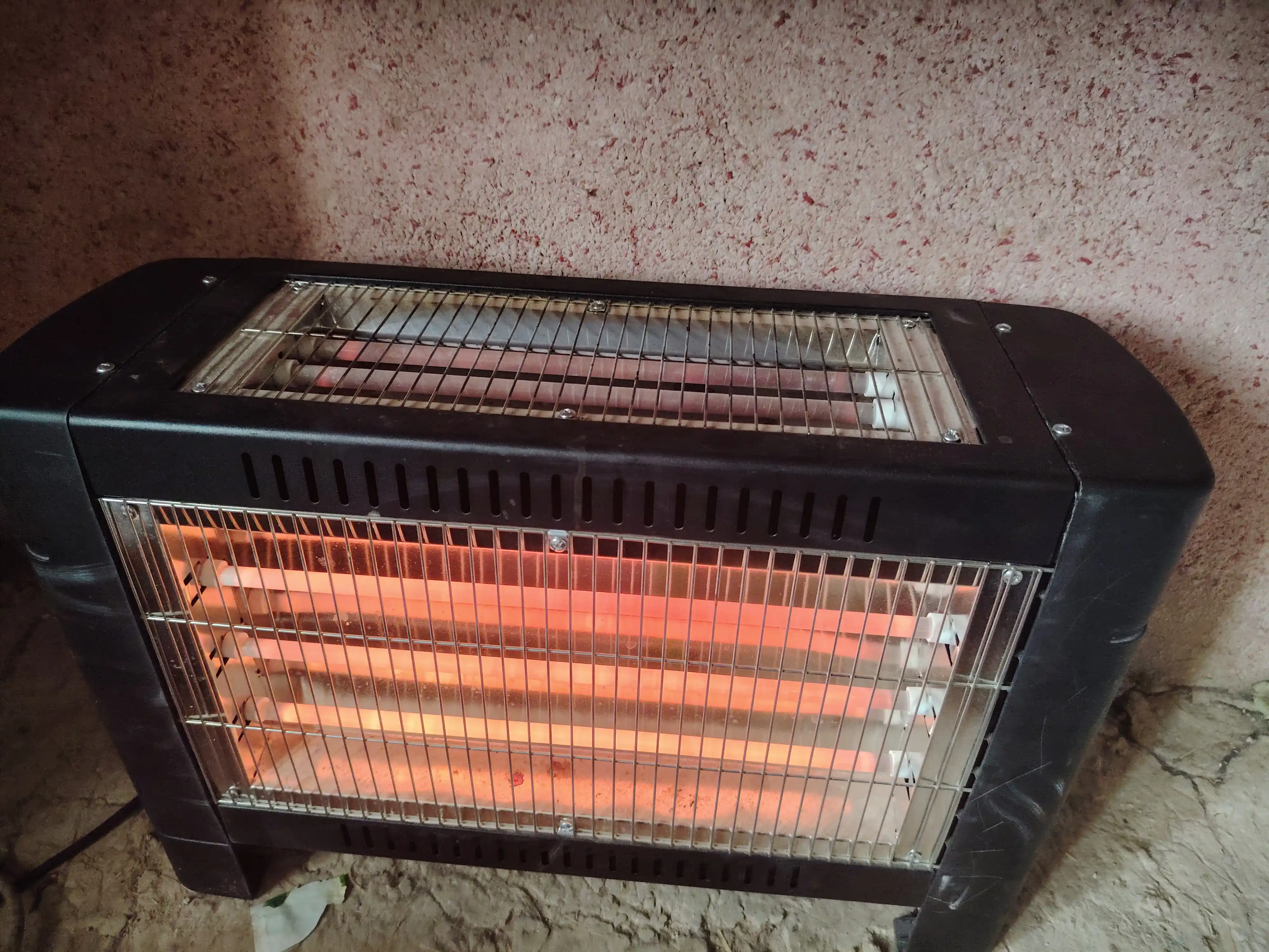 Elektr isitgich pechka GREAT CROWN, quvvati 2400 Vt