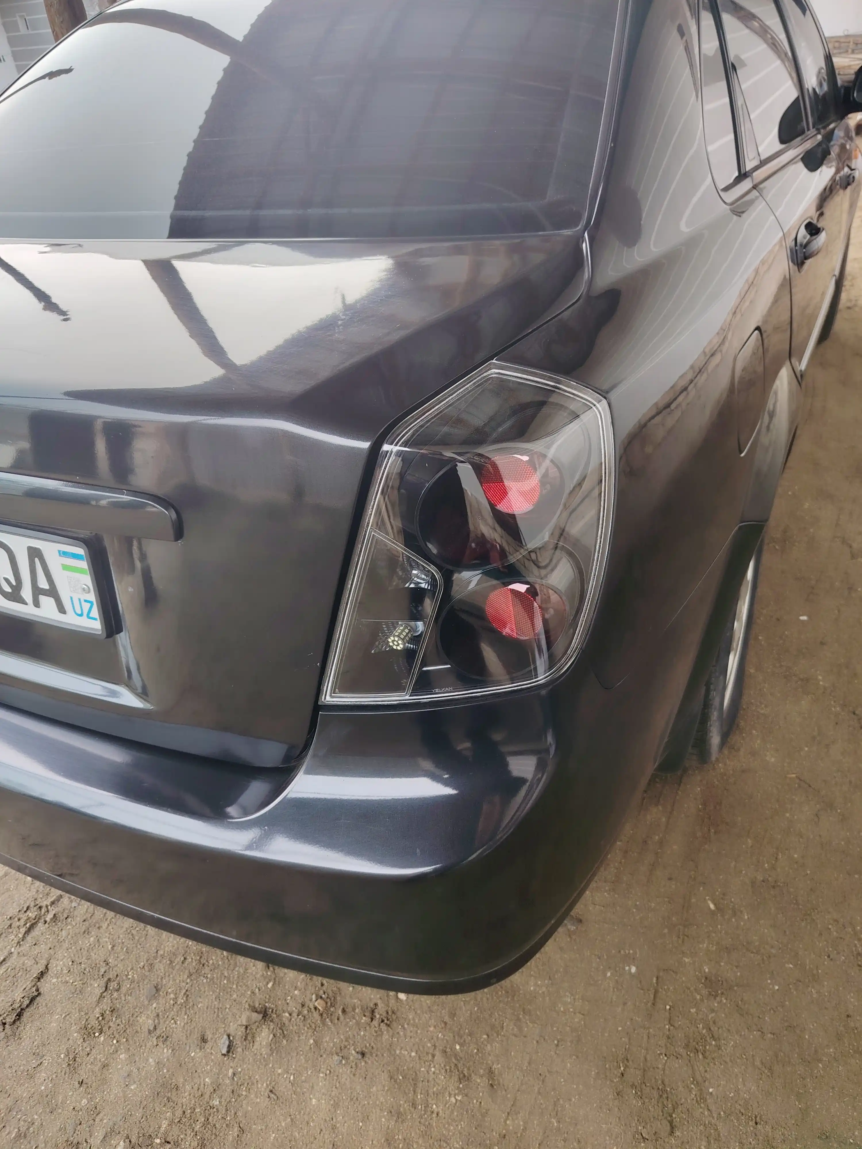 Orqa chiroq Lacetti Gentra Black Edition, ichki qora, oynasi shaffof