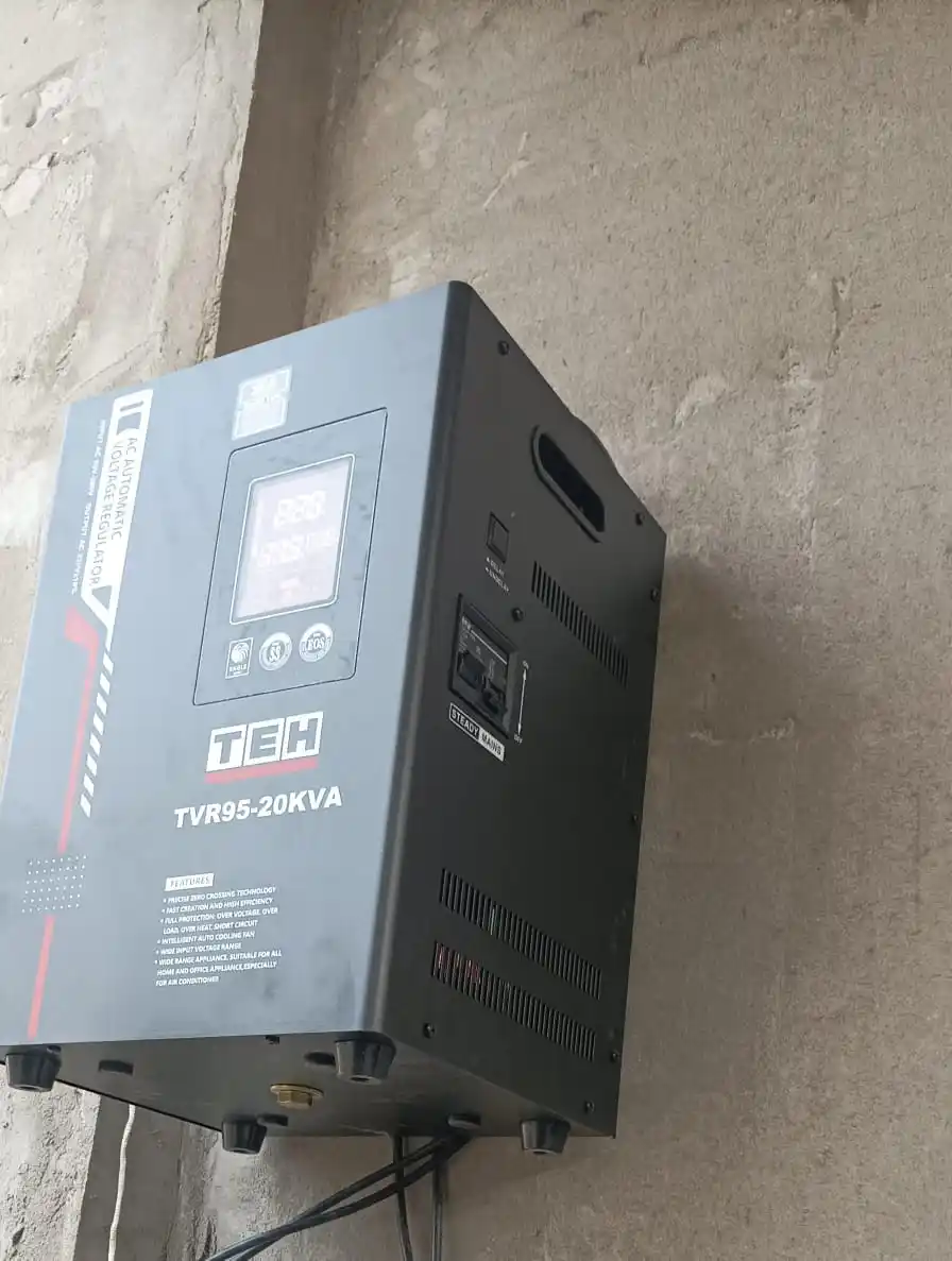 Kuchlanish stabilizatori TEH TVR 45, 10/15/20 kVA, relay, 220 V, asboblar uchun