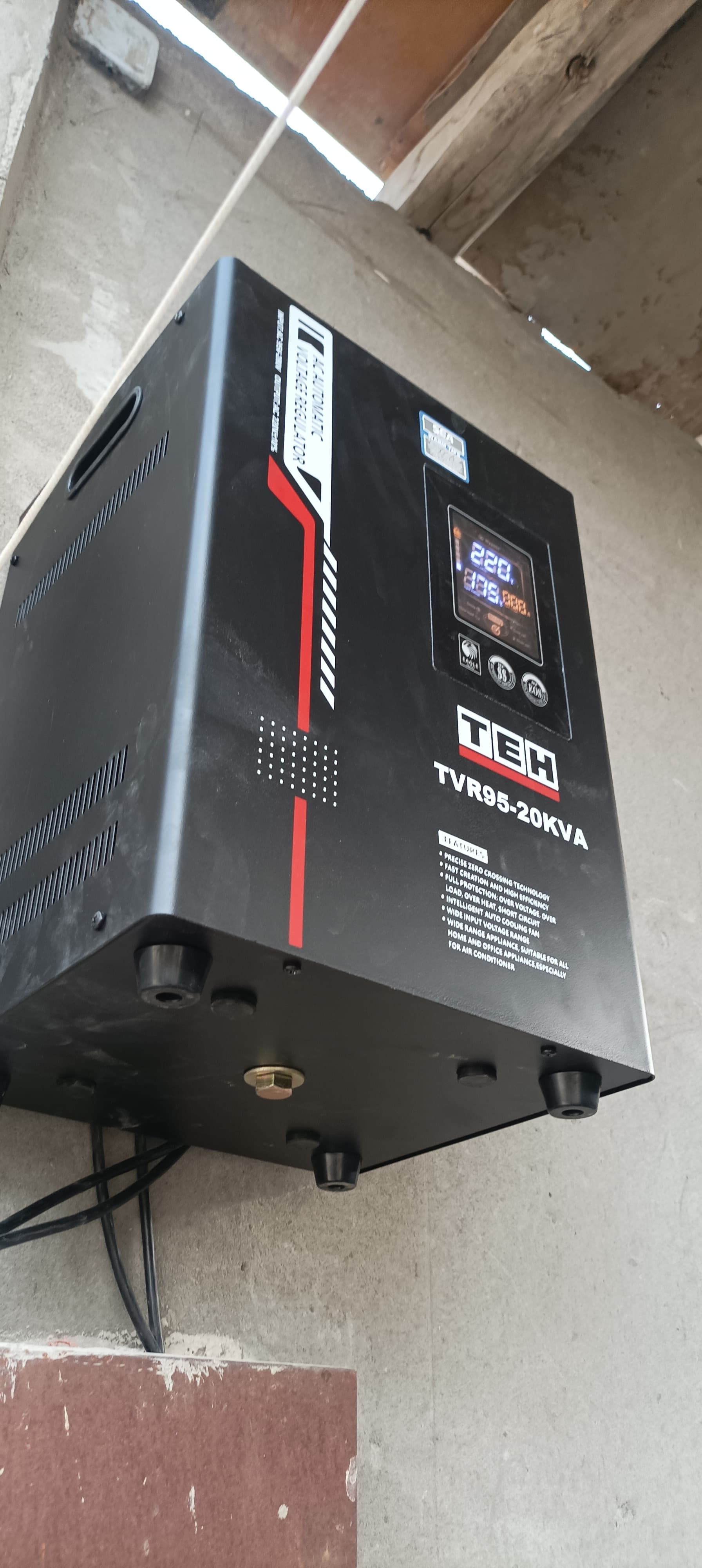 Kuchlanish stabilizatori TEH TVR 45, 10/15/20 kVA, relay, 220 V, asboblar uchun