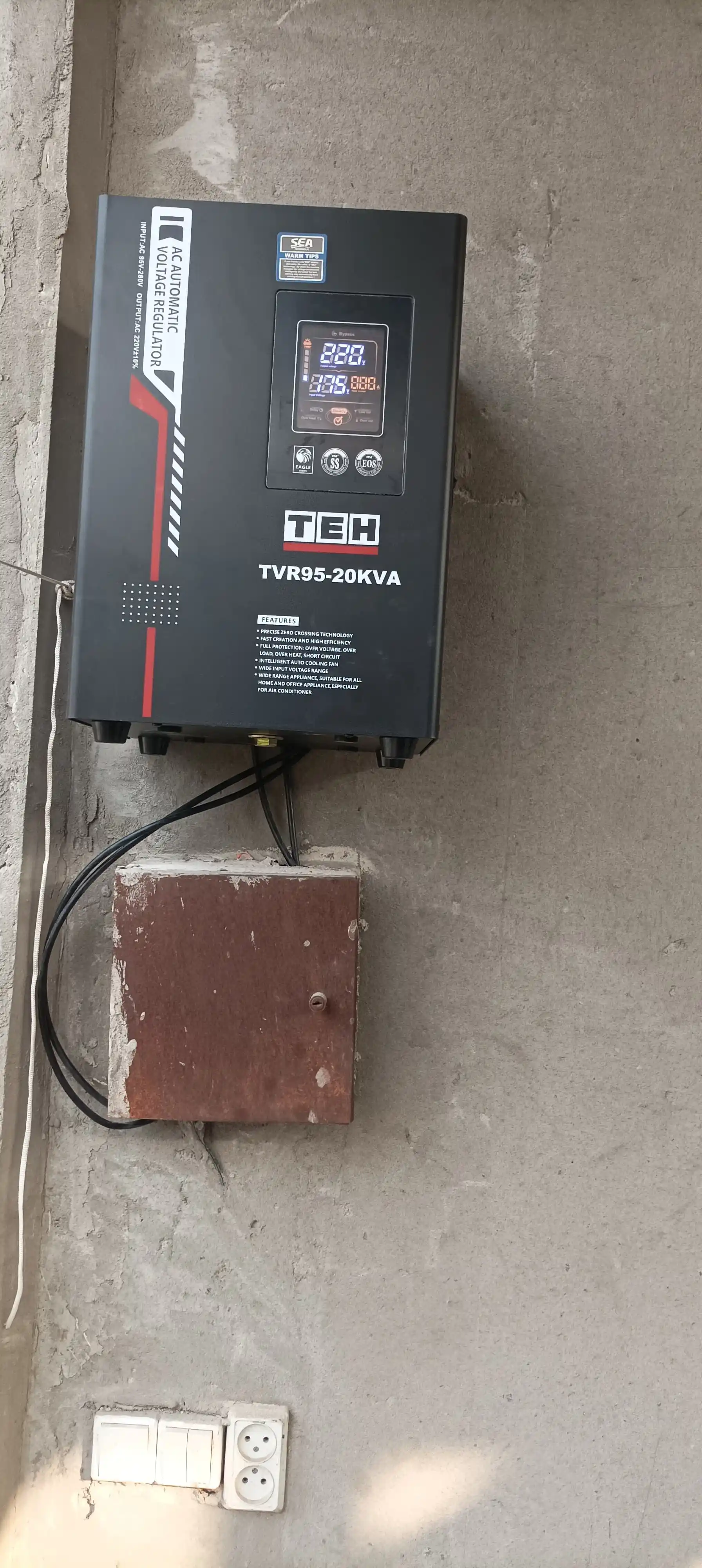 Kuchlanish stabilizatori TEH TVR 45, 10/15/20 kVA, relay, 220 V, asboblar uchun