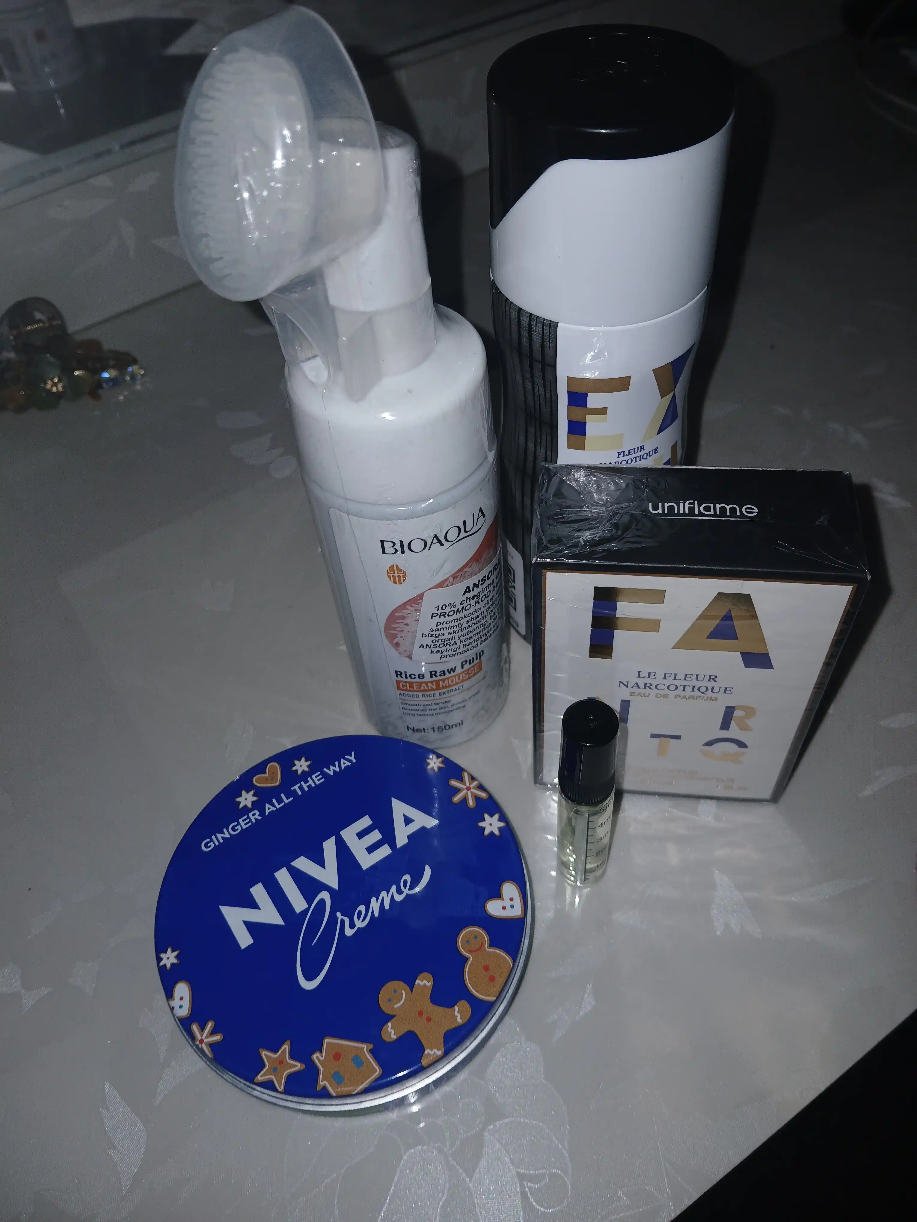 Atirlar to'plami, Sauvage Dior, EXCITE, NARCOTIQUE, TOM FORD, IMAGINATION, cherry, versace