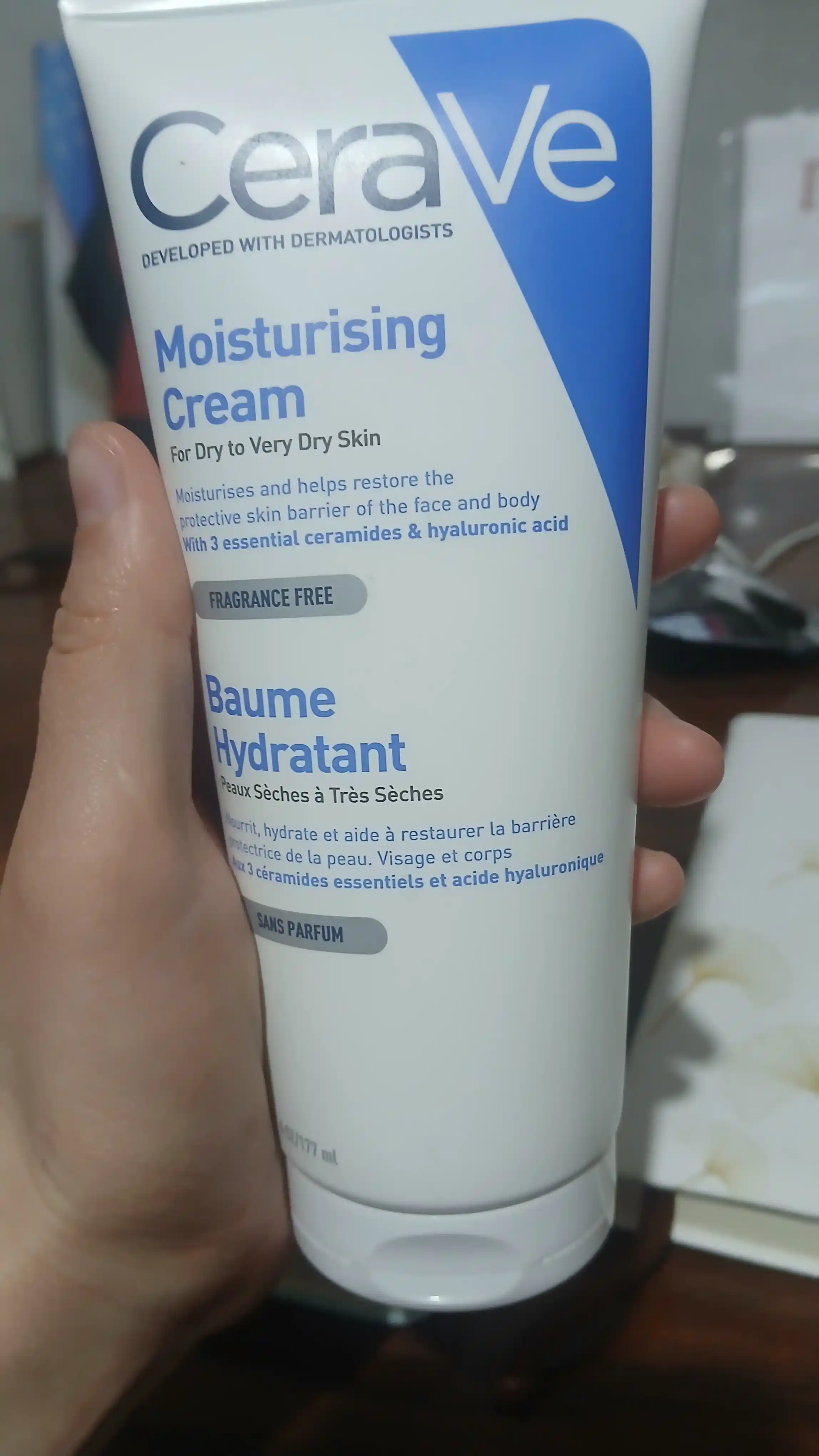 CeraVe Quruq va juda quruq yuz va badan terisi uchun namlantiruvchi krem, (177 ml)
