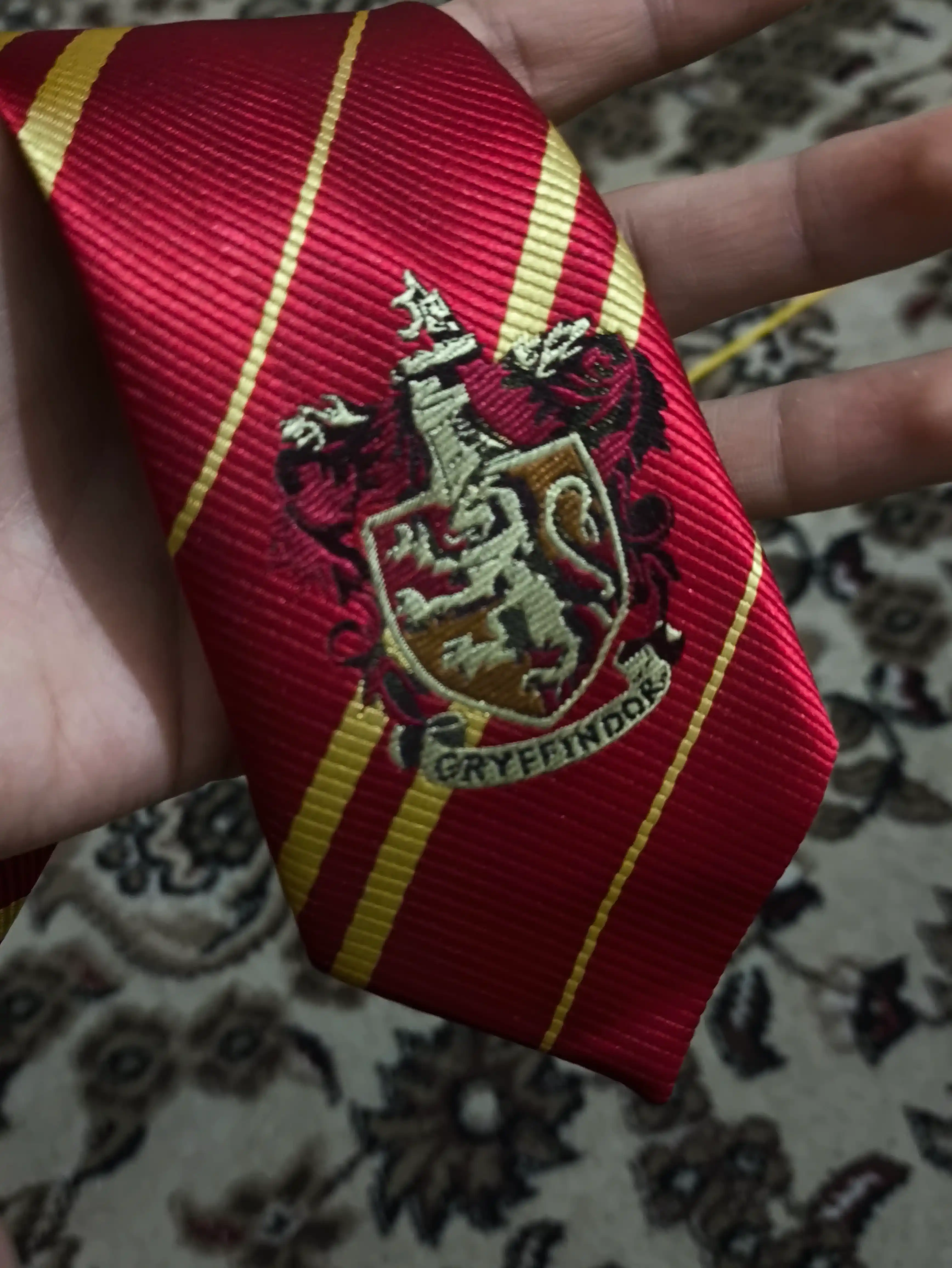 Garry Potter Hogwarts bo'yinbog'i Gryffindor, Slytherin, Ravenclaw, Hufflepuff, logo bilan