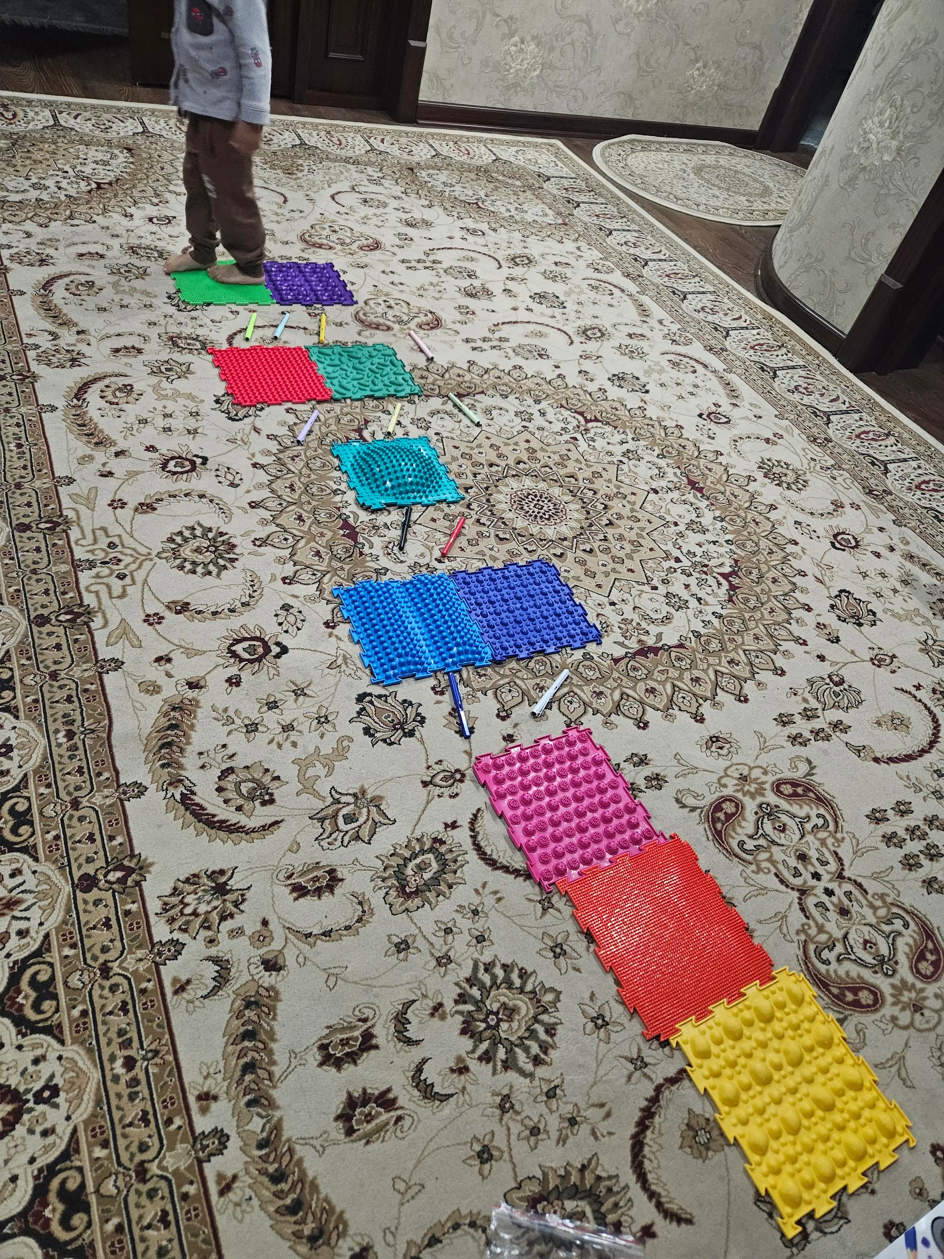 Bolalar uchun ortopedik massaj gilamchasi «Ortodon» 10 ta moduldan iborat pazl-to‘plam