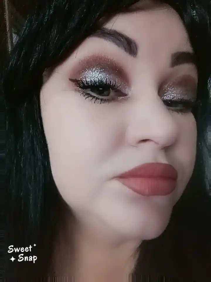 Hajm va uzunlik beruvchi Vivienne Sabo Excentrique effektli kirpiklar uchun tush, 9 ml