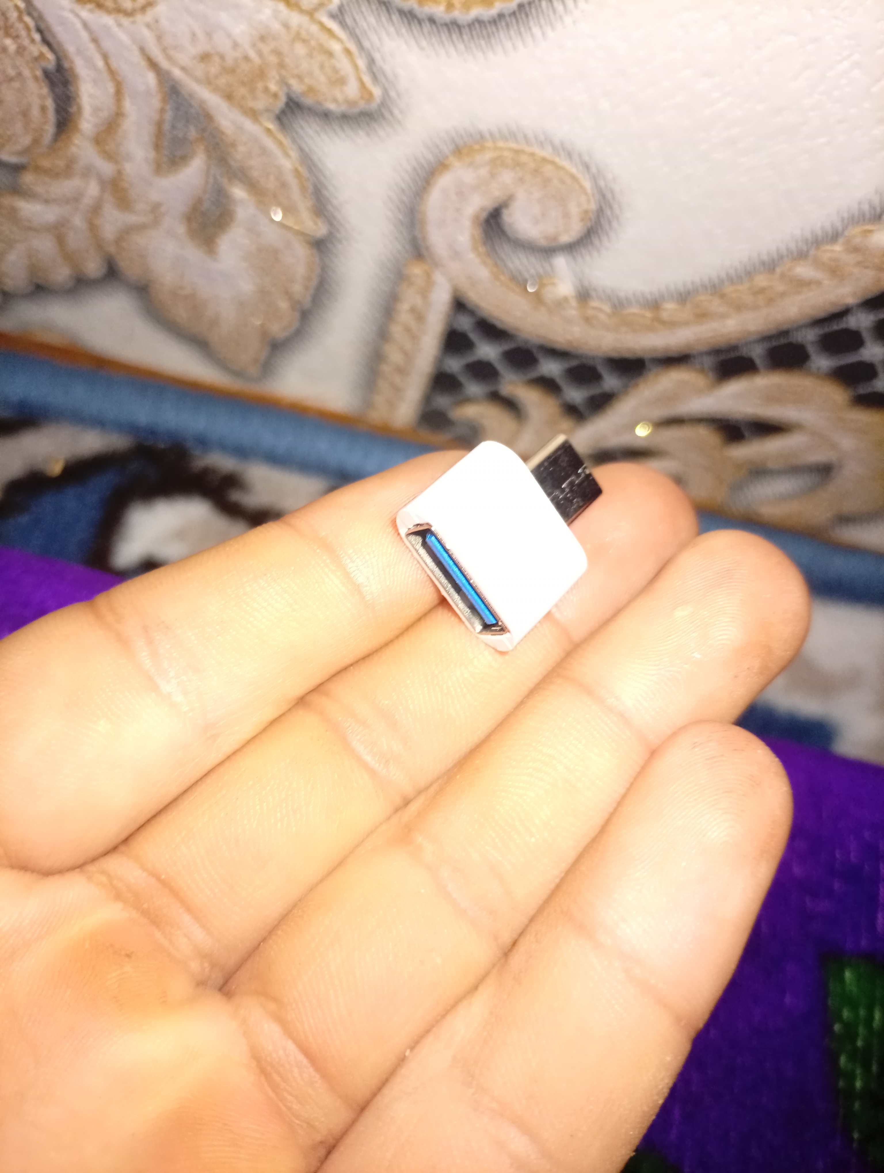 USB Type-C, USB Micro va USB Lightning adapteri