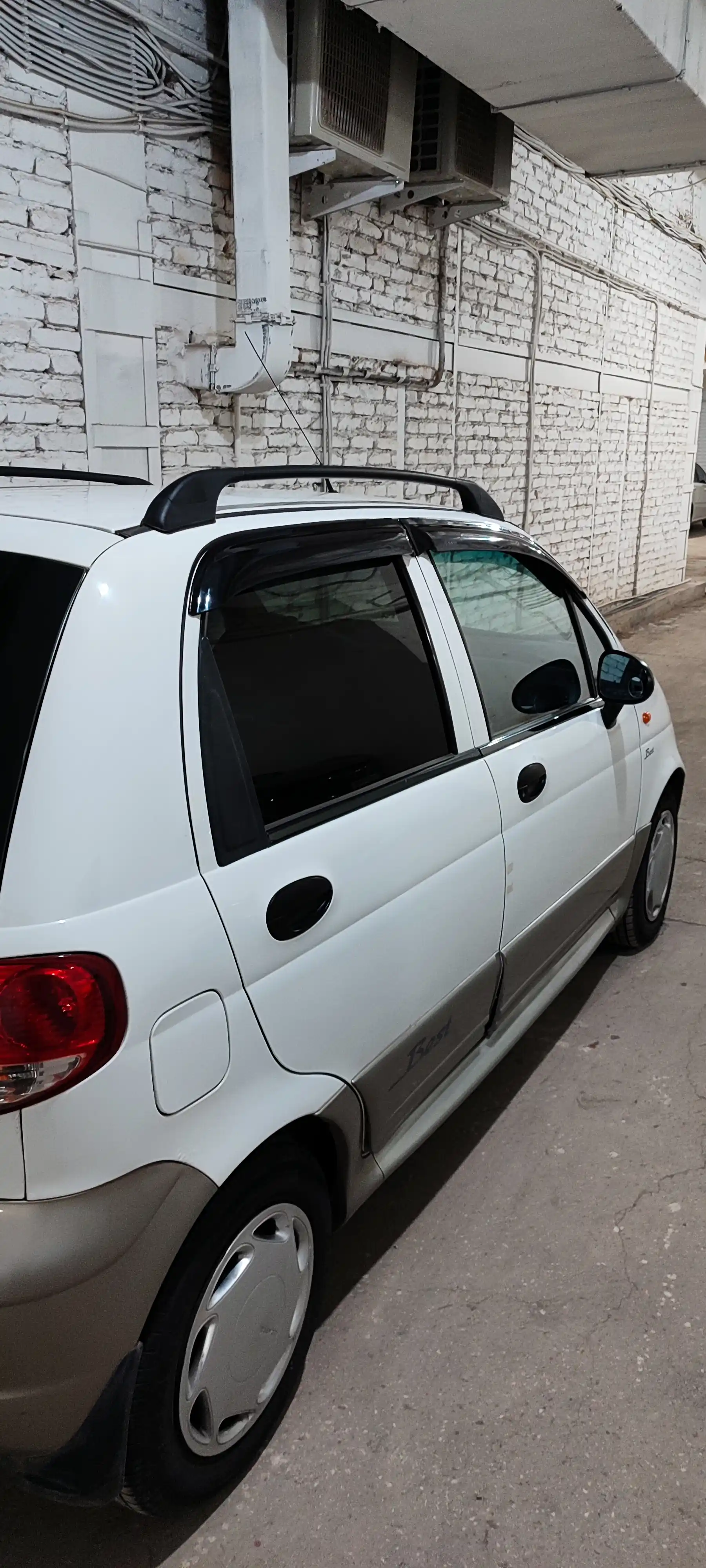 Дефлекторы боковых окон, ветровики с гербом на Lacetti, Cobalt, Nexia, Matiz, Spark, Damas