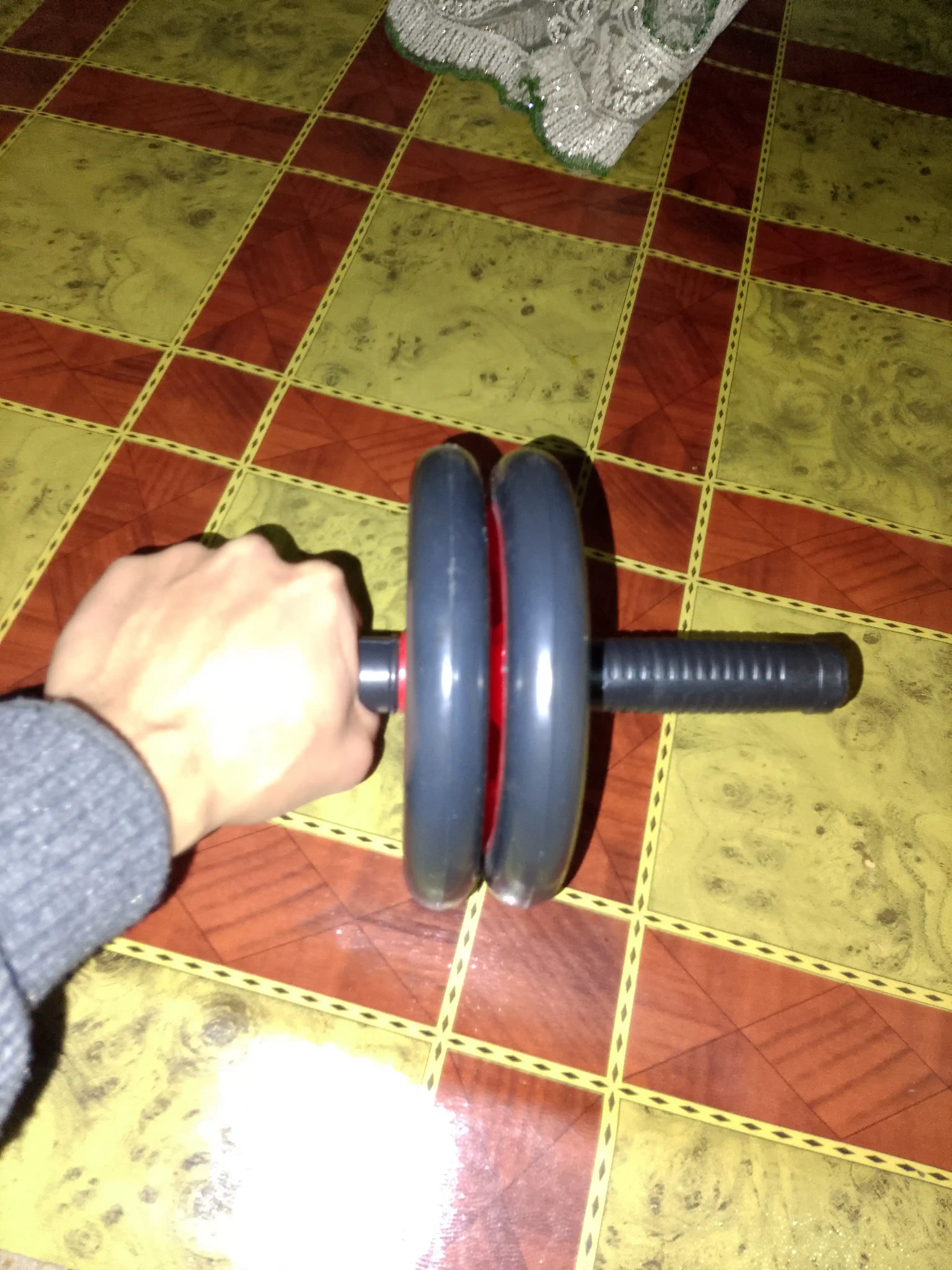 Samarali mashg‘ulotlar uchun fitnes roligi, press va bel trenajyori