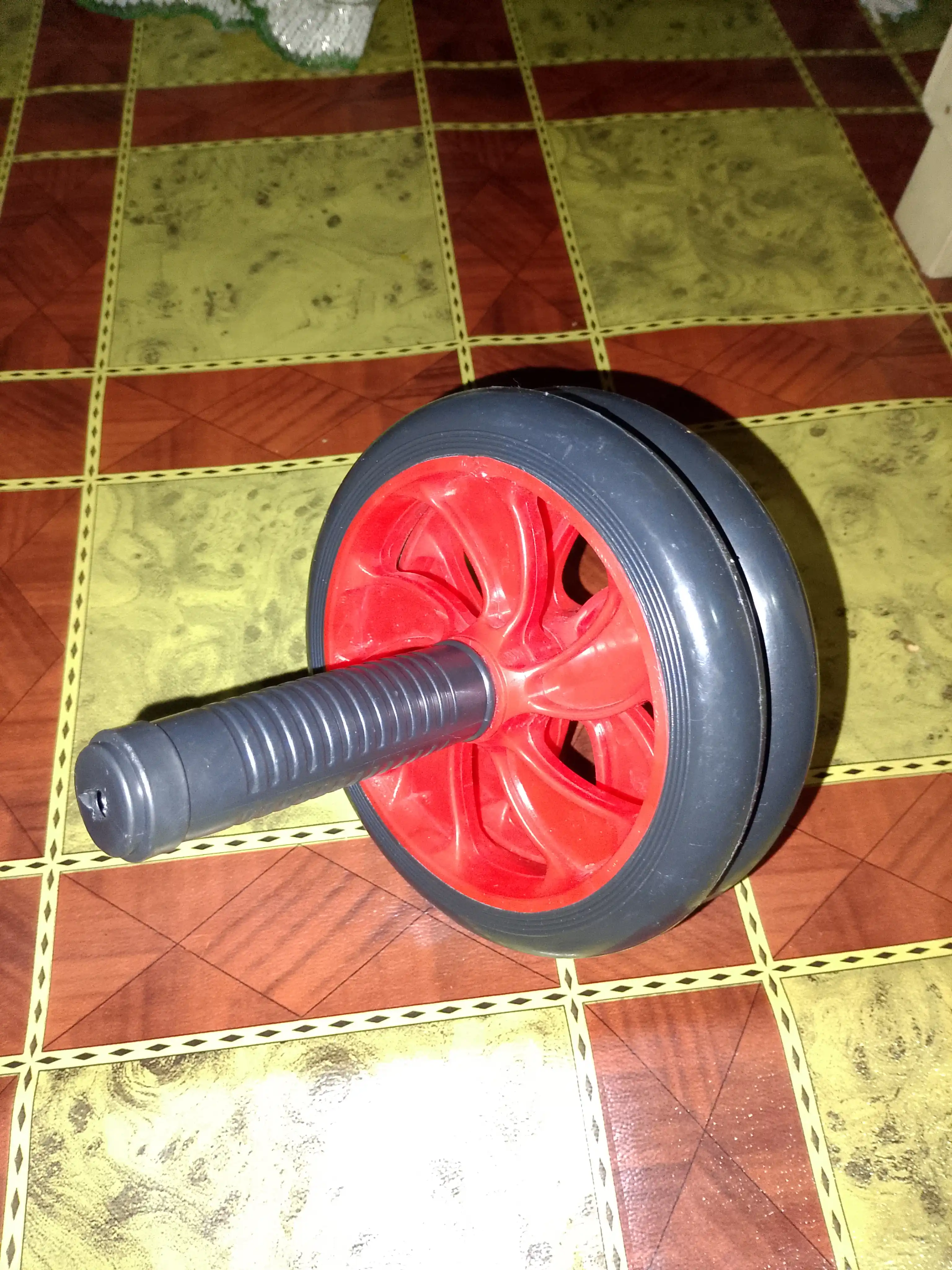 Samarali mashg‘ulotlar uchun fitnes roligi, press va bel trenajyori