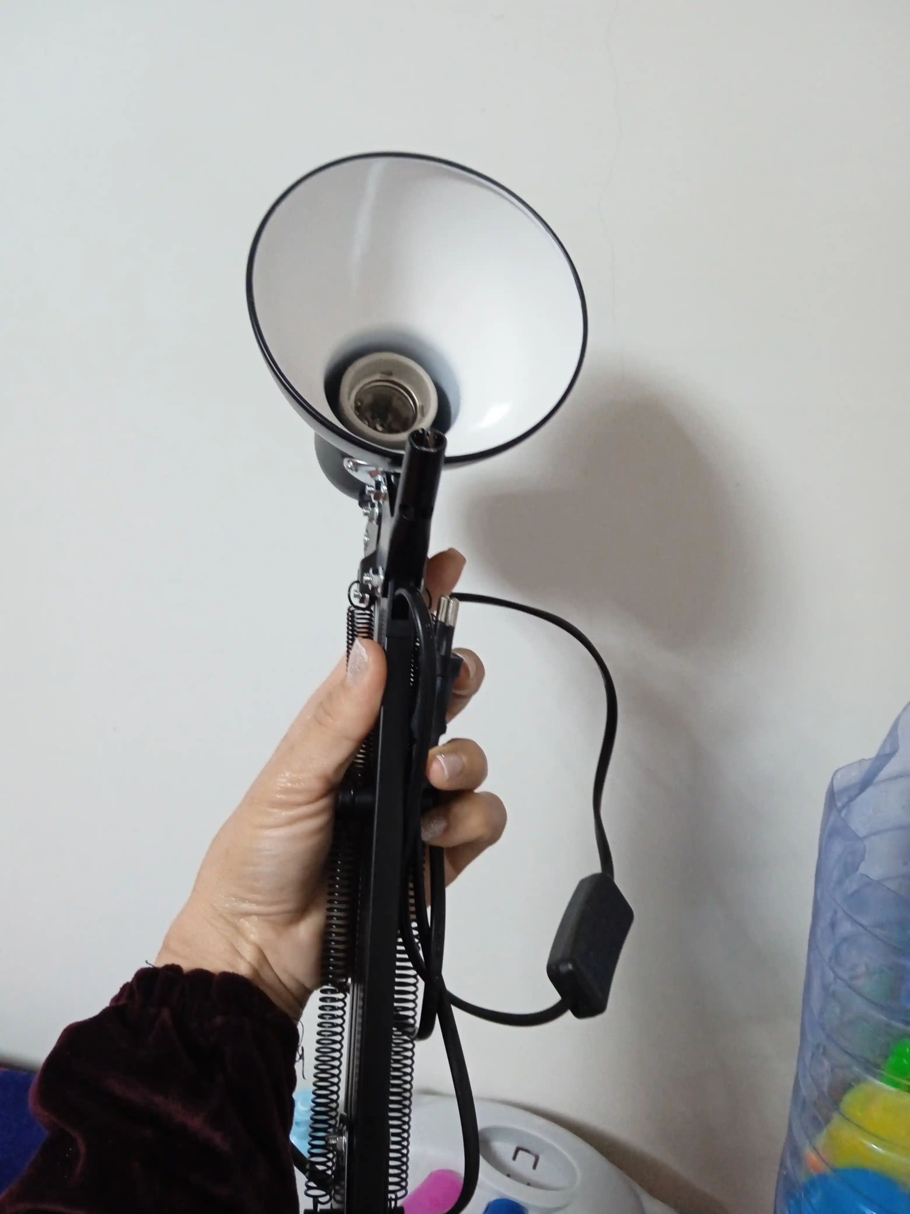 Stol chirogi. uyingiz va ofisingiz uchun juda kerakli bolgan mahsulot. Balandligi 90cm