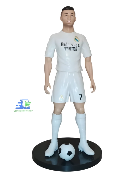Katta futbol yulduzlari figurkalari — Messi, Mbappe, Ronaldo, Lamine Yamal, Vinisius