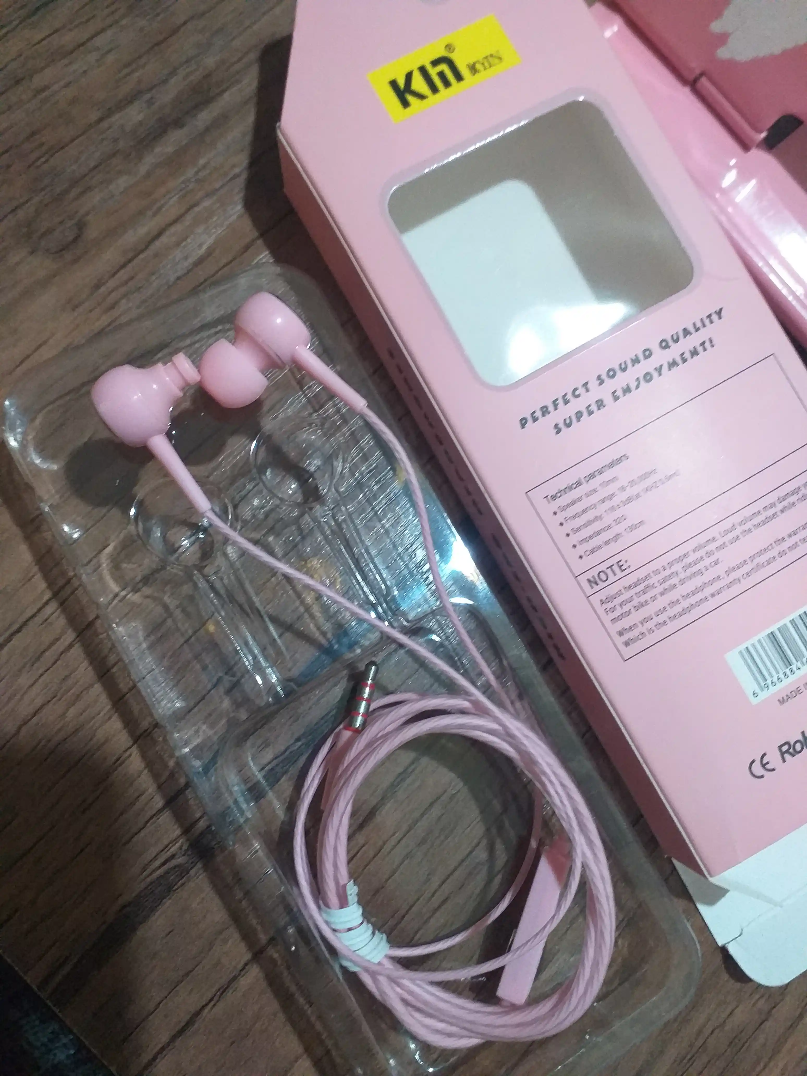 Simli quloqchin KIN K28, mikrofonli, 3.5mm jack, 10mm dinamik, 1.3m kabel