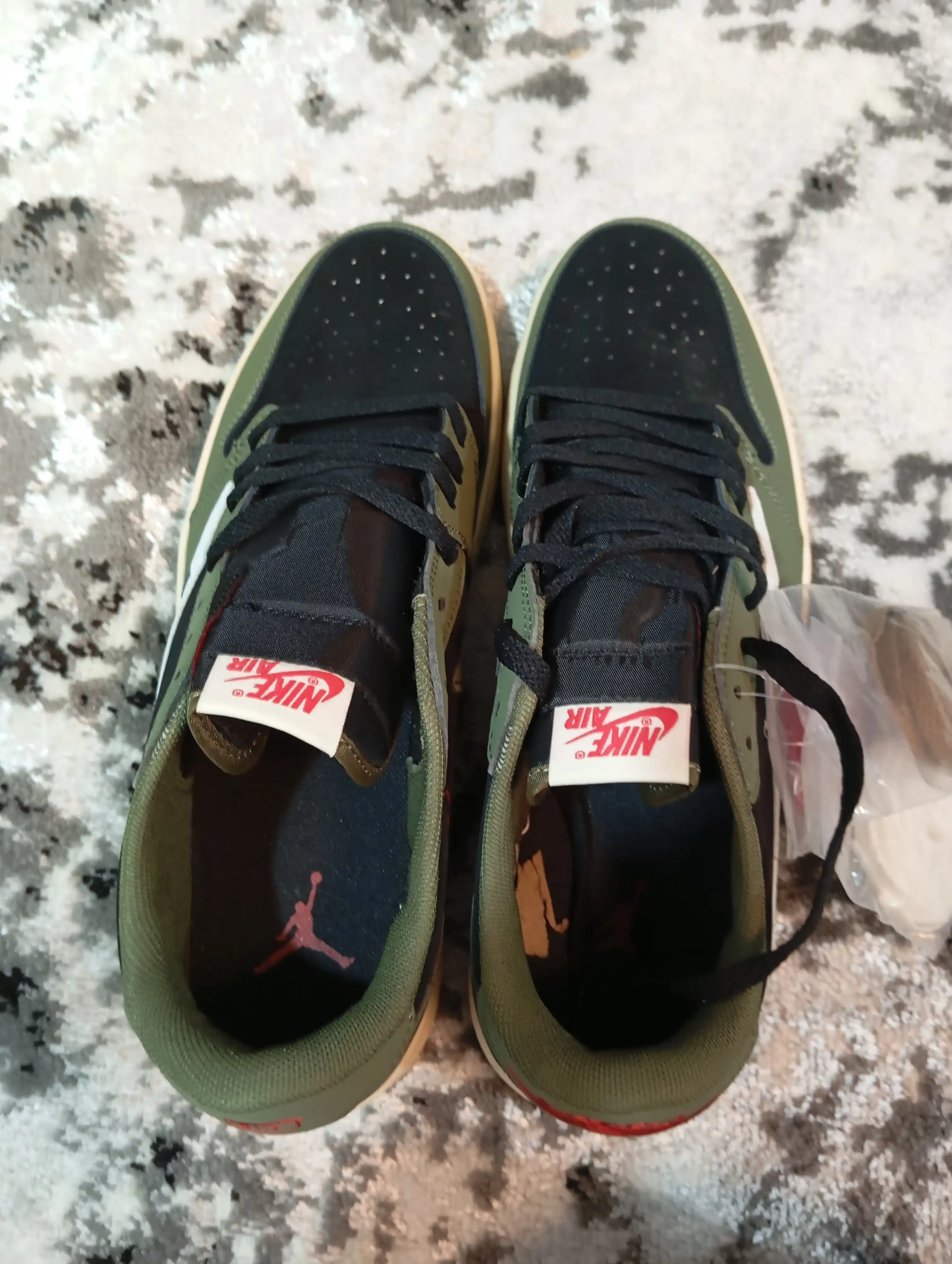 Erkak, o‘smir uchun krossovkalar Nike Air Jordan 1 Low, katta o‘lchamlar, buyuklar, 45-47