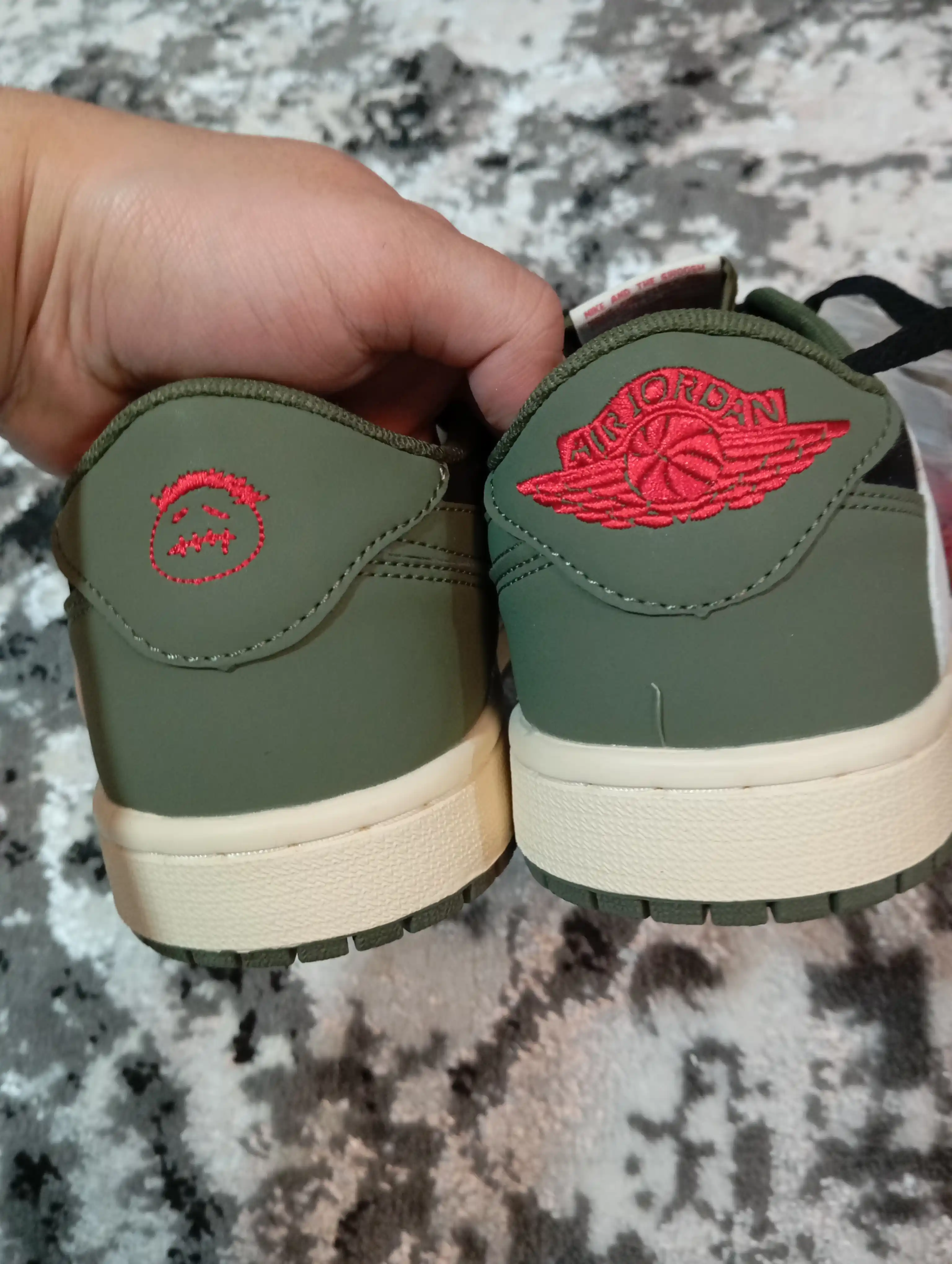 Erkak, o‘smir uchun krossovkalar Nike Air Jordan 1 Low, katta o‘lchamlar, buyuklar, 45-47