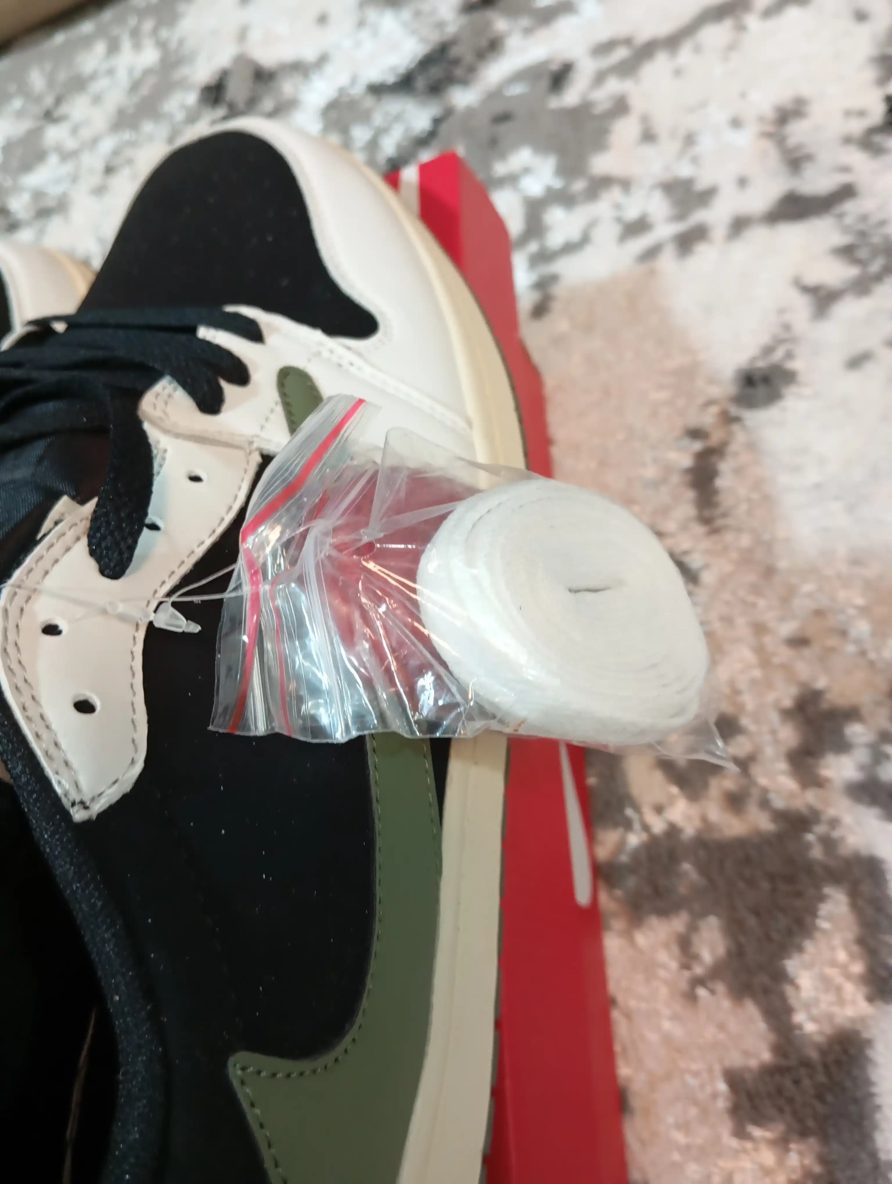 Erkak, o‘smir uchun krossovkalar Nike Air Jordan 1 Low, katta o‘lchamlar, buyuklar, 45-47