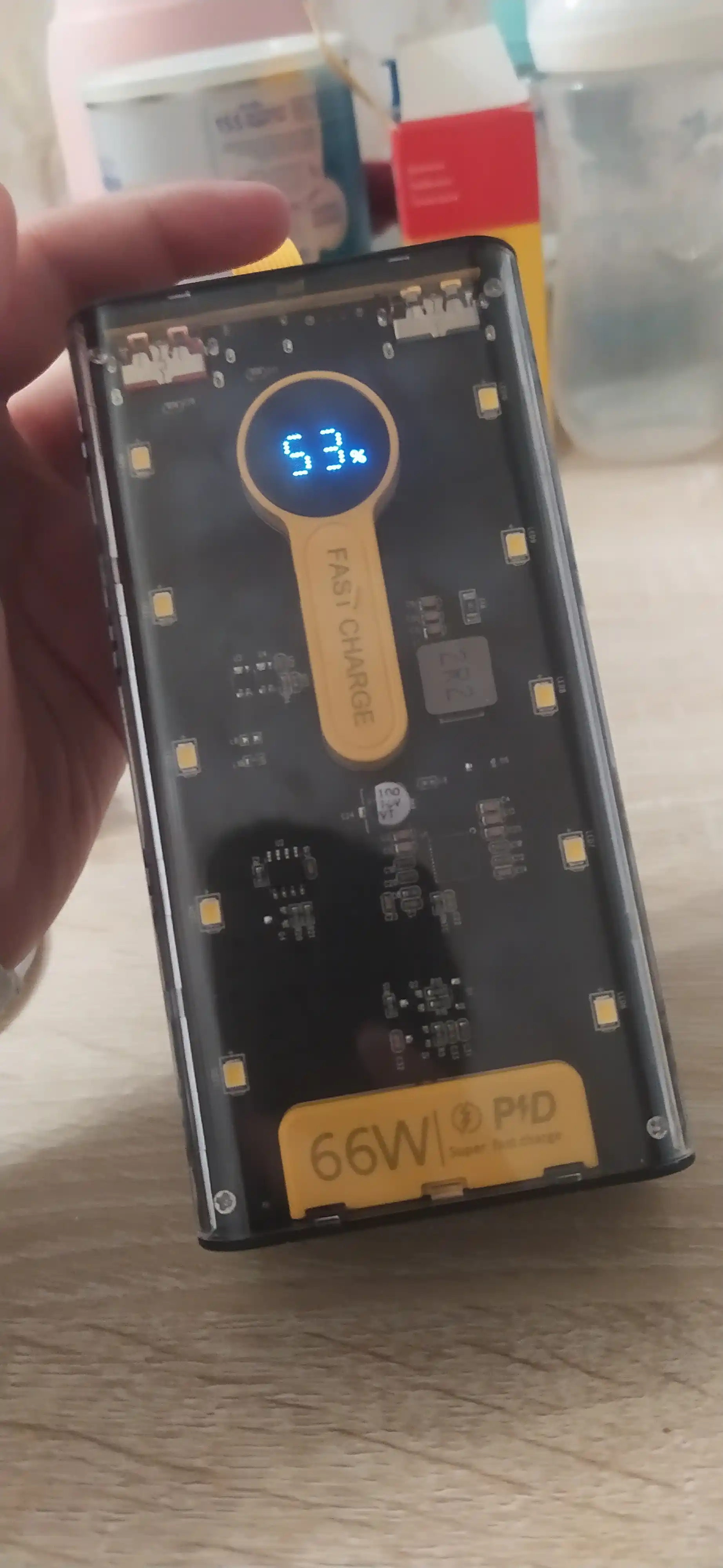 Chiroqli 2026 yuqori tezlikdagi quvvatlash bloki, 4 ta 66-22,5 Vt kabel
