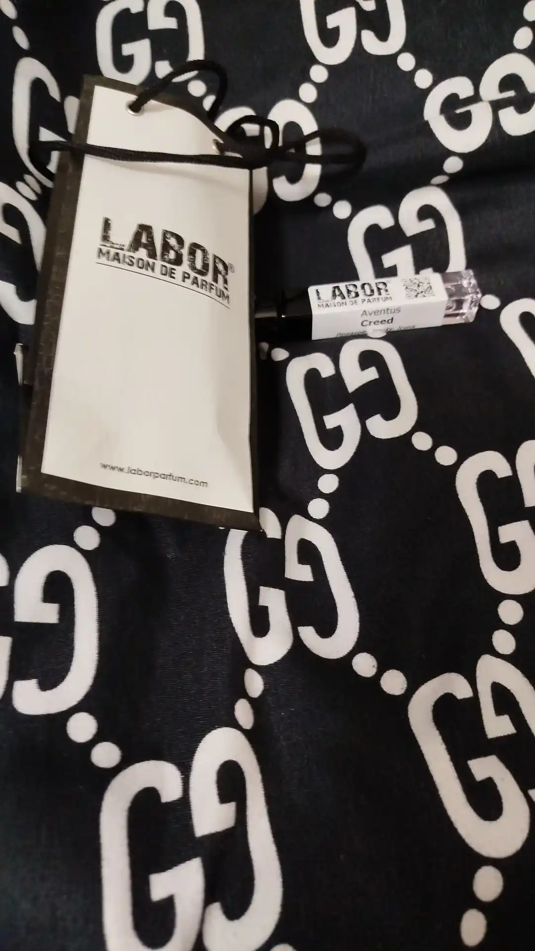 LABOR Parfum Creed Aventus by Creed, erkaklar parfyumi maxsus flakonlarda