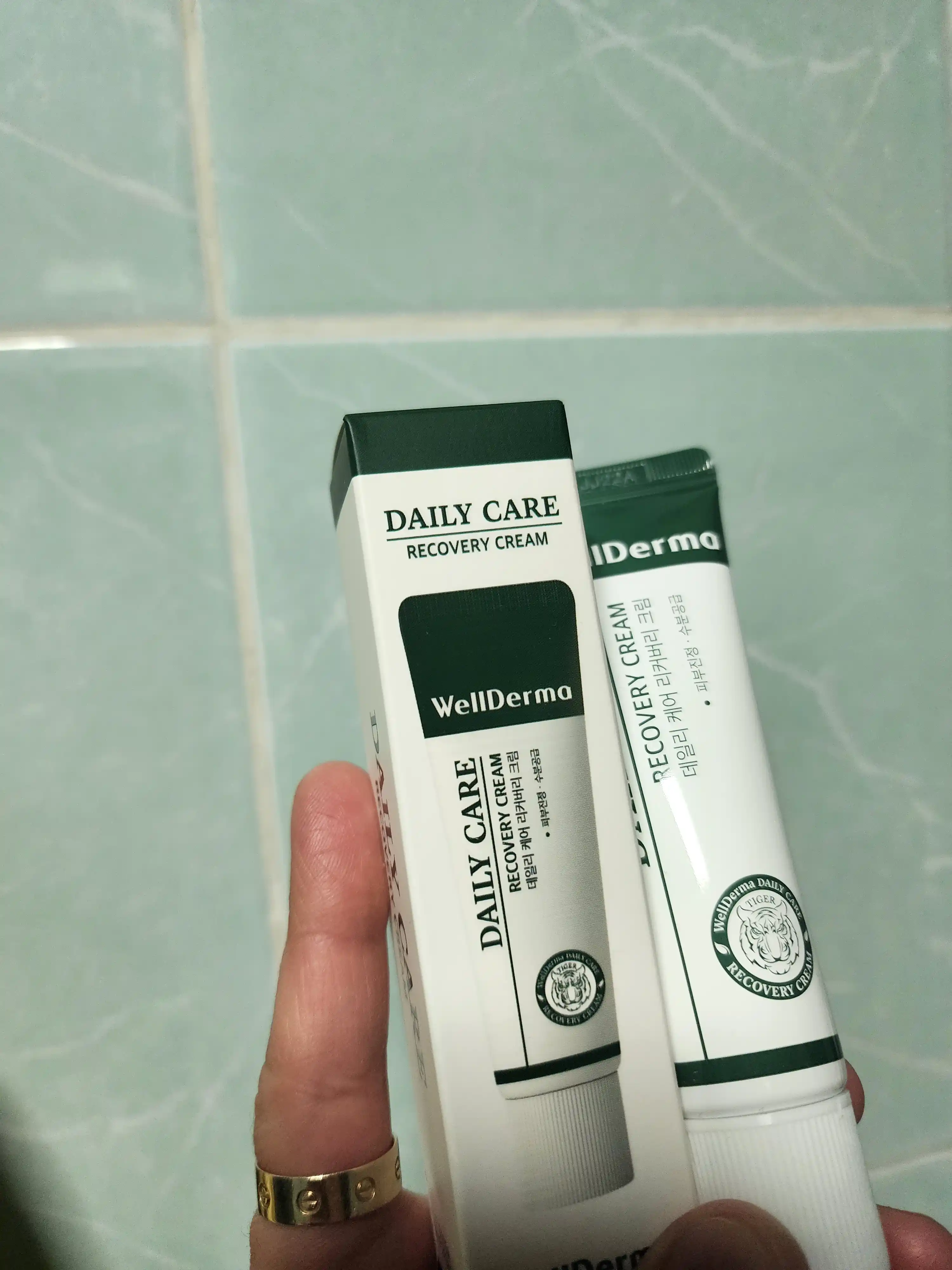WellDerma tiklovchi va namlantiruvchi yuz kremi,akne va qizarishlarga qarshi, Koreya 30 ml