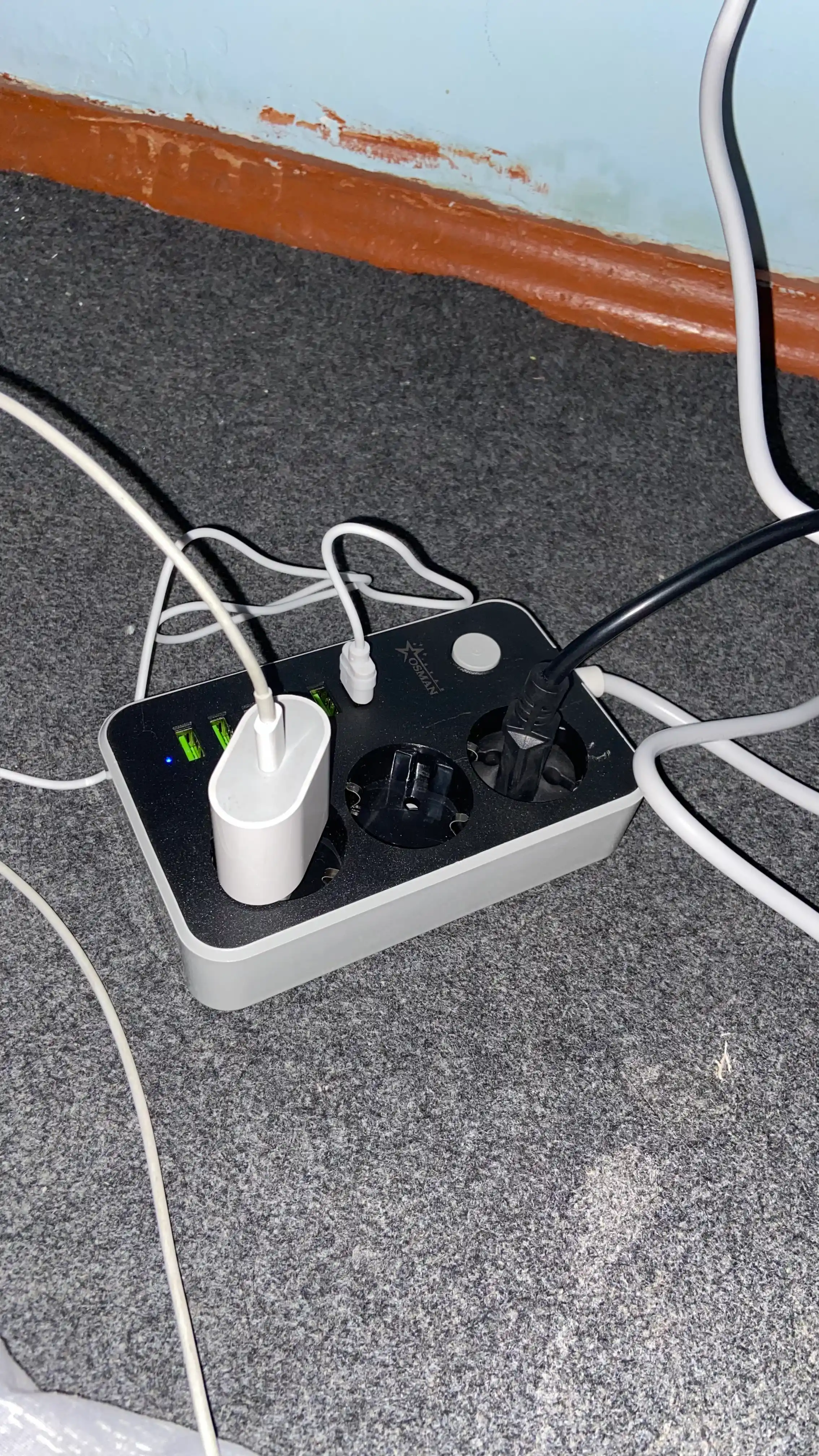 Удлинитель, сетевой фильтр с предохранителем, с USB