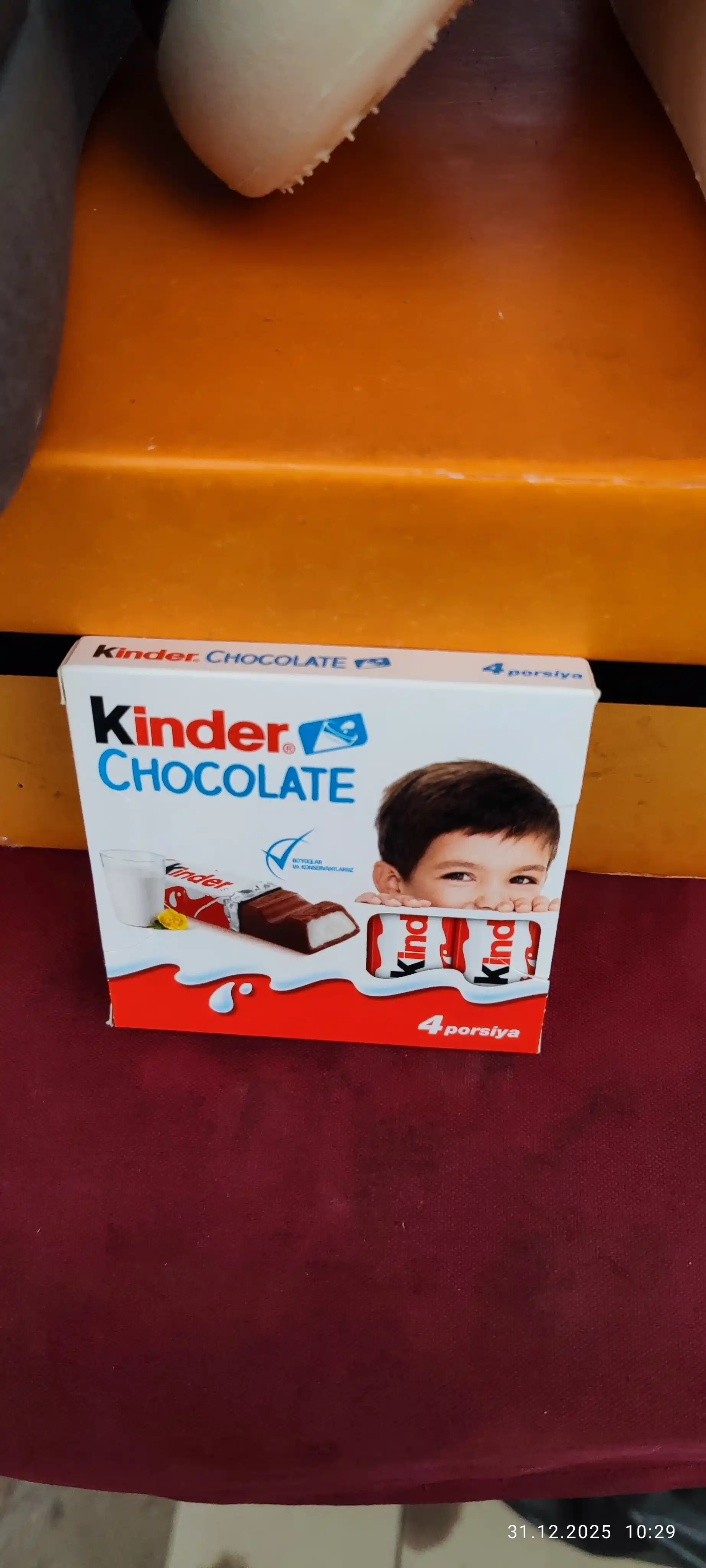 Шоколад с молочной начинкой Kinder CHOCOLATE, 50 гр