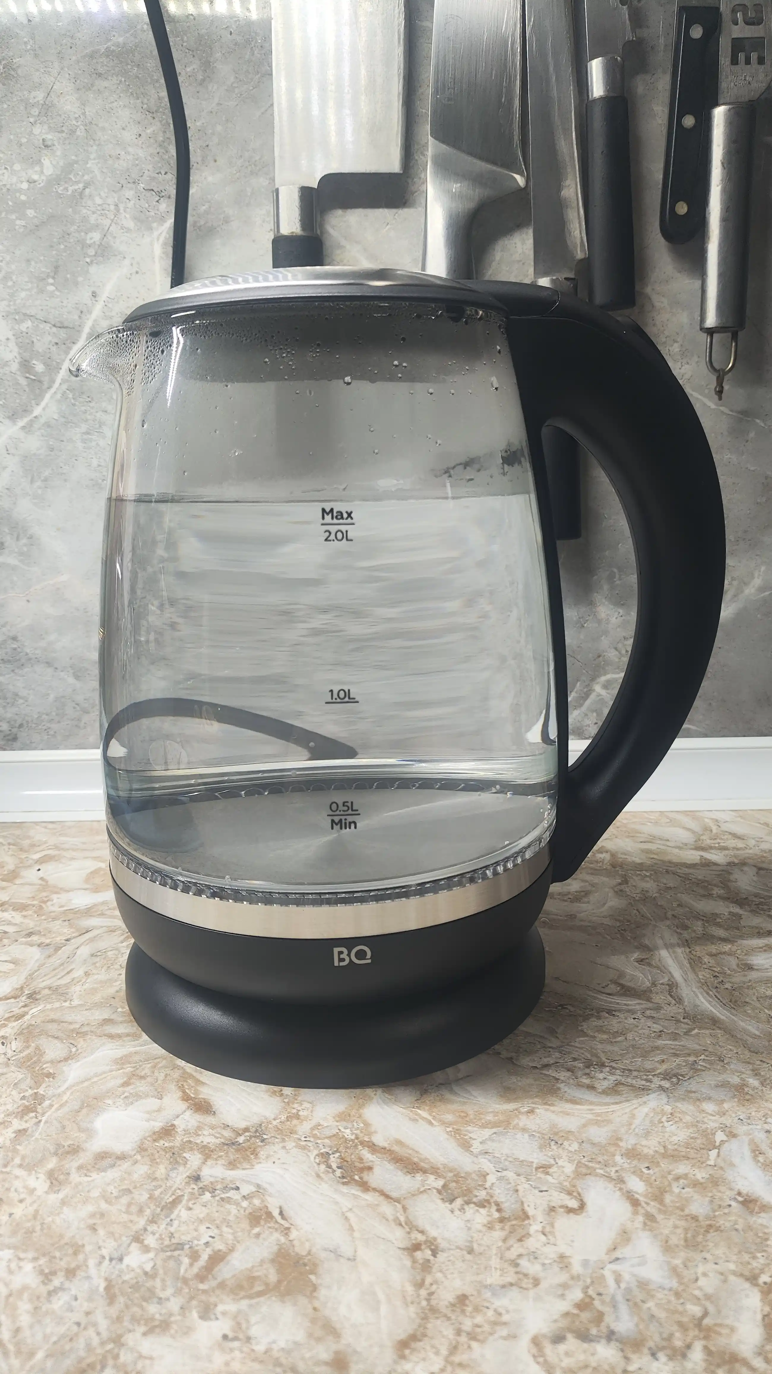 Elektr choynak BQ KT2049G, 2200 Vt, hajmi 2 litr, shisha, tez qaynaydi, yorug'lik