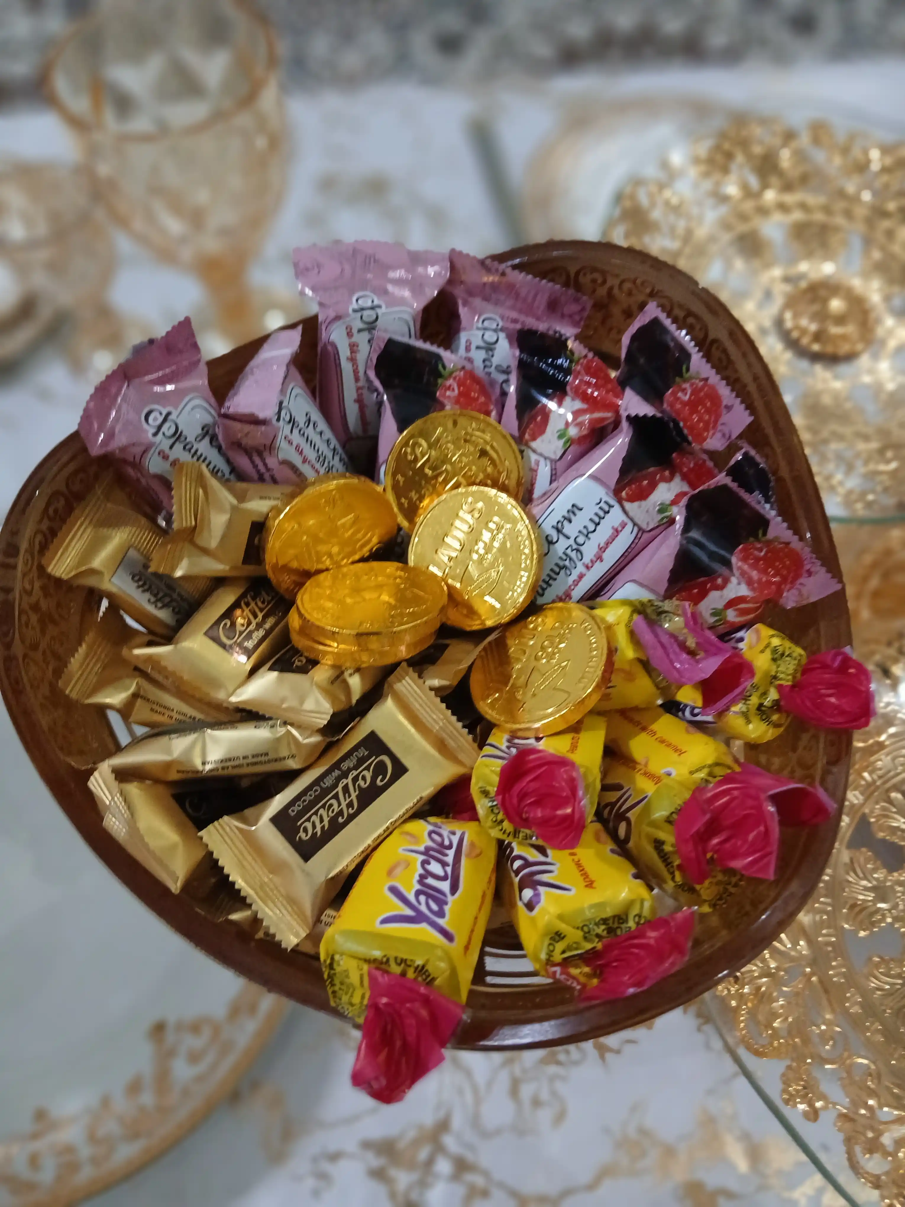 Шоколадные конфеты, с начинкой со вкусом кофе Sladus Coffetto, в подарочной коробке, 350 г
