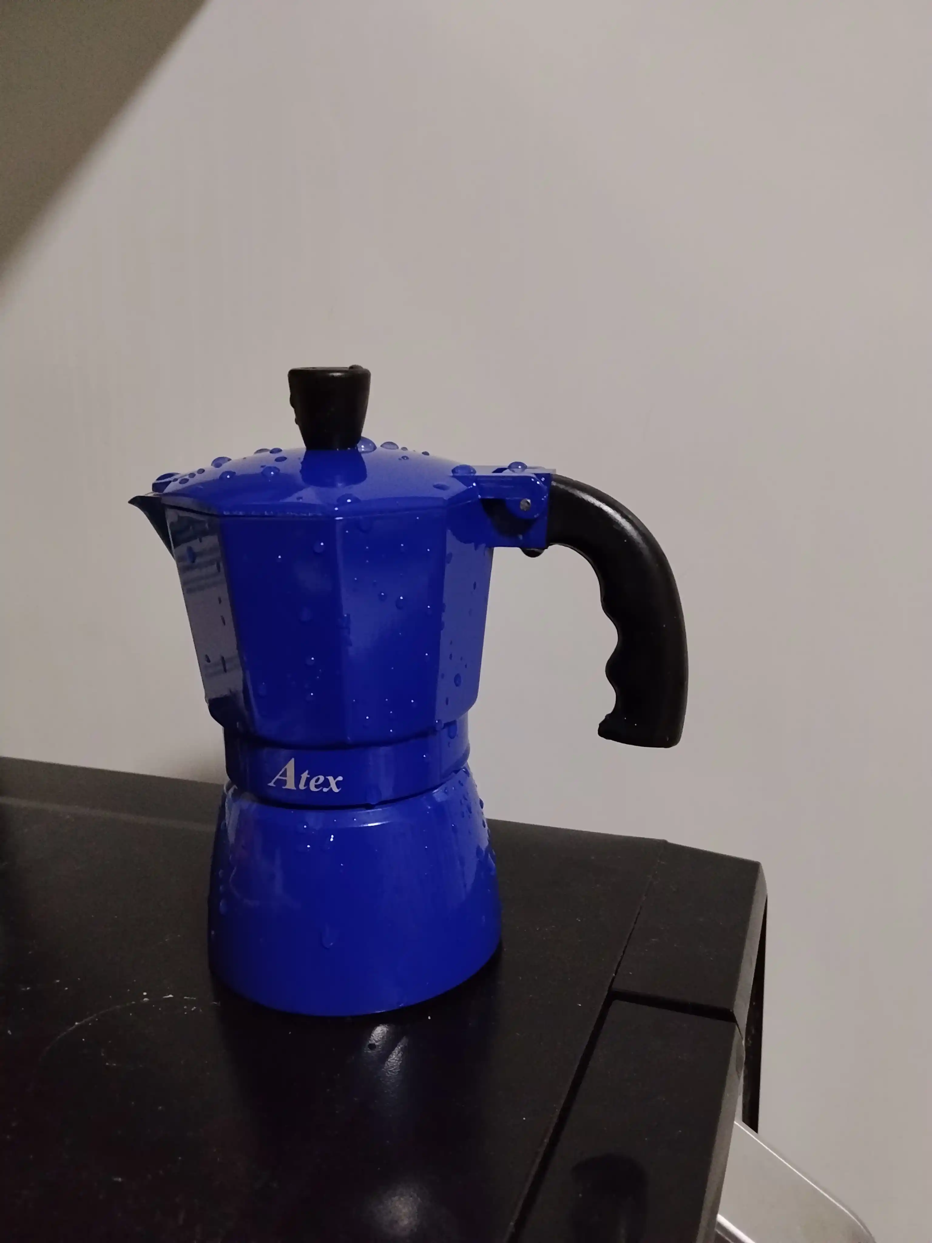 Geyser qahva qaynatgich, quyma alyuminiydan tayyorlangan